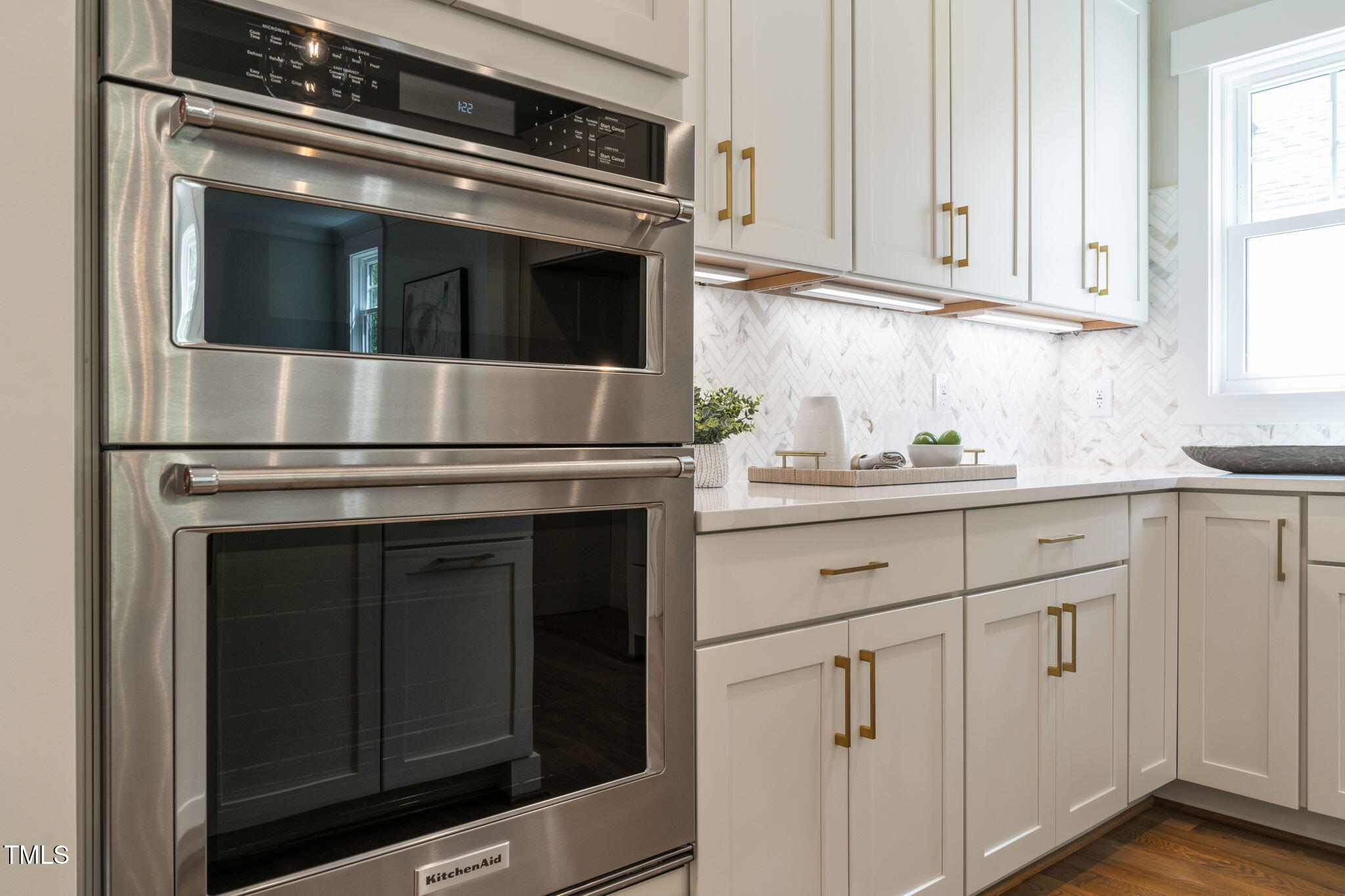 109 W Markham Avenue