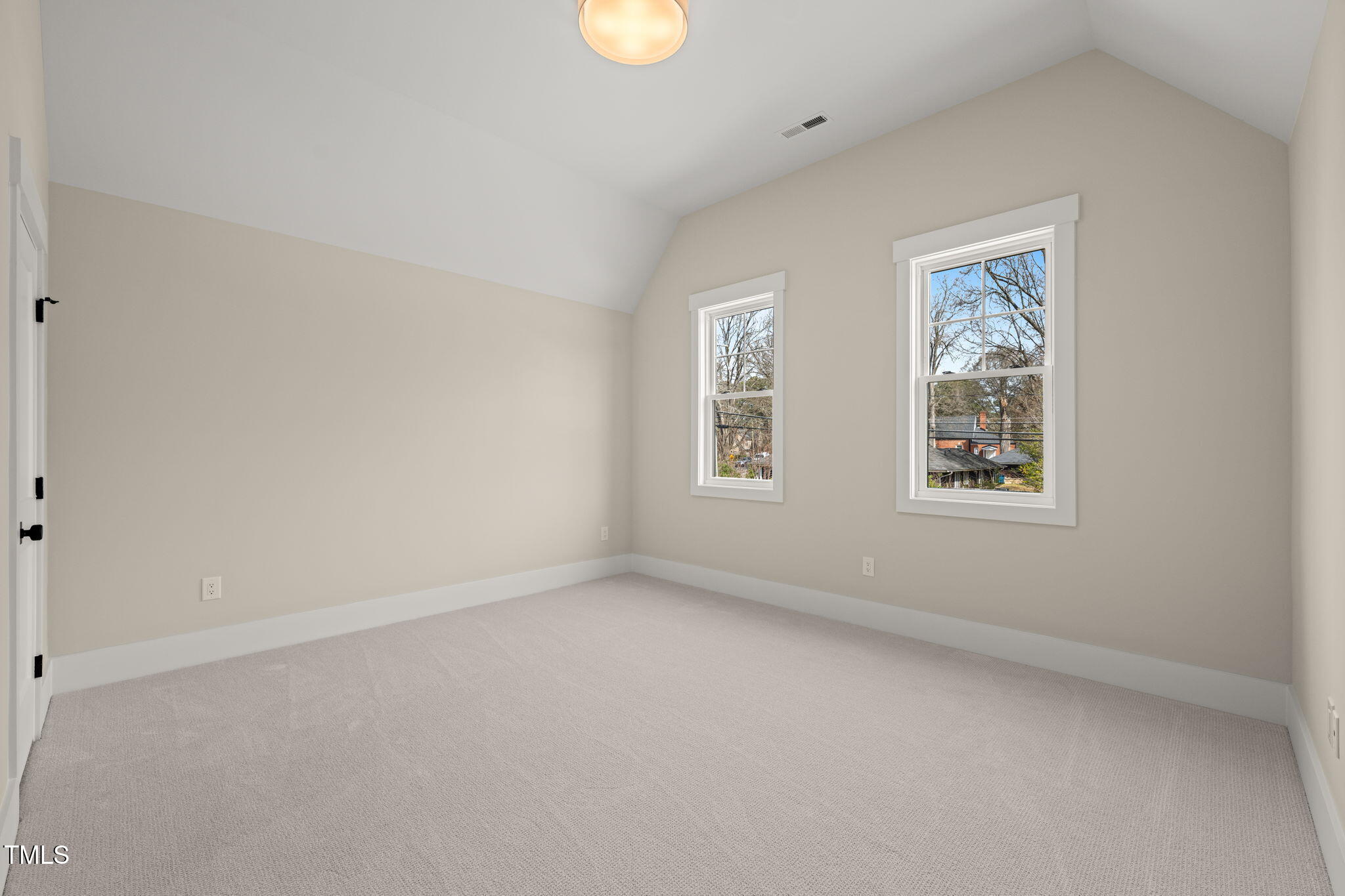 109 W Markham Avenue