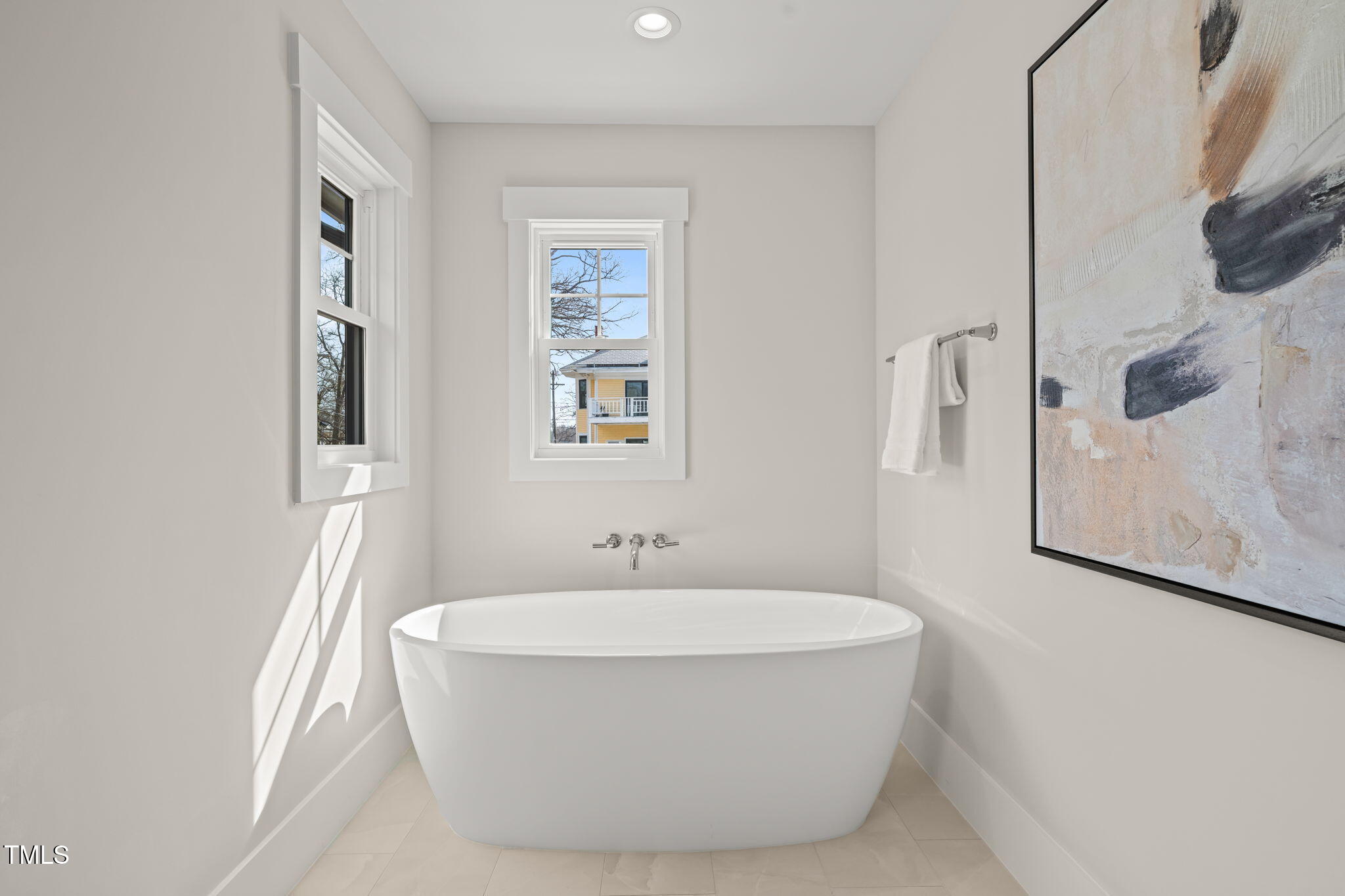 109 W Markham Avenue