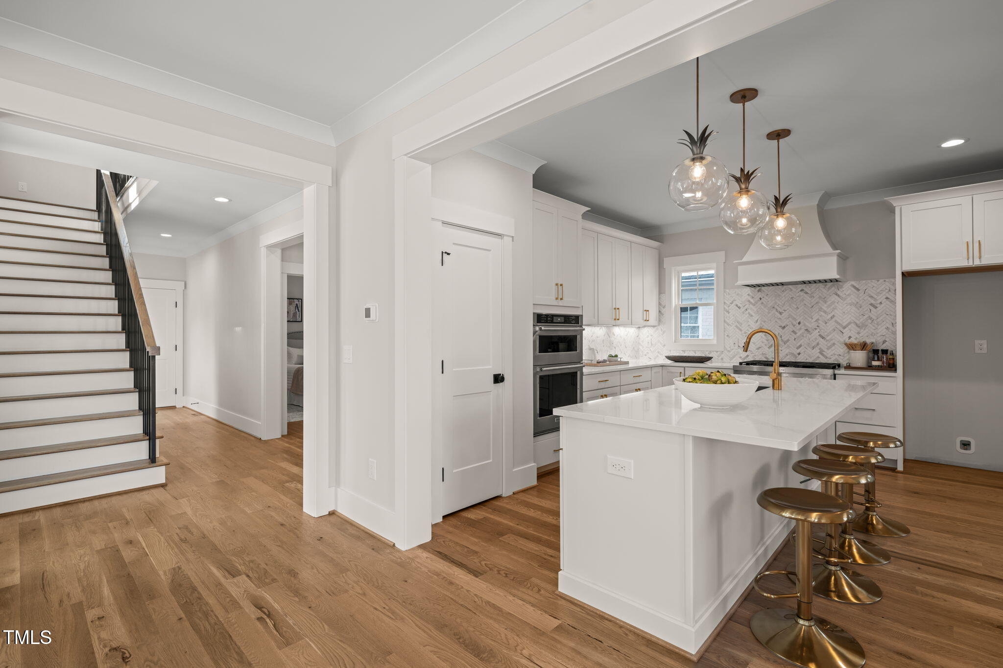 109 W Markham Avenue