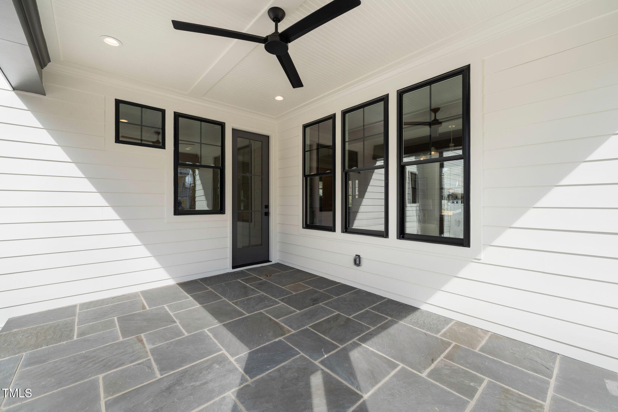 109 W Markham Avenue