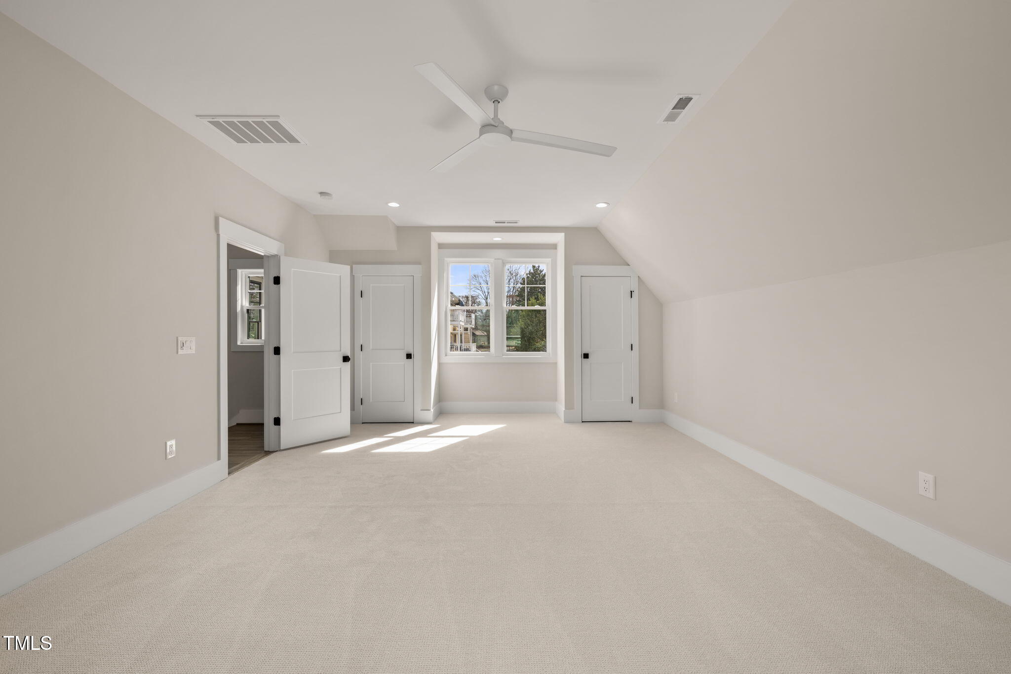 109 W Markham Avenue