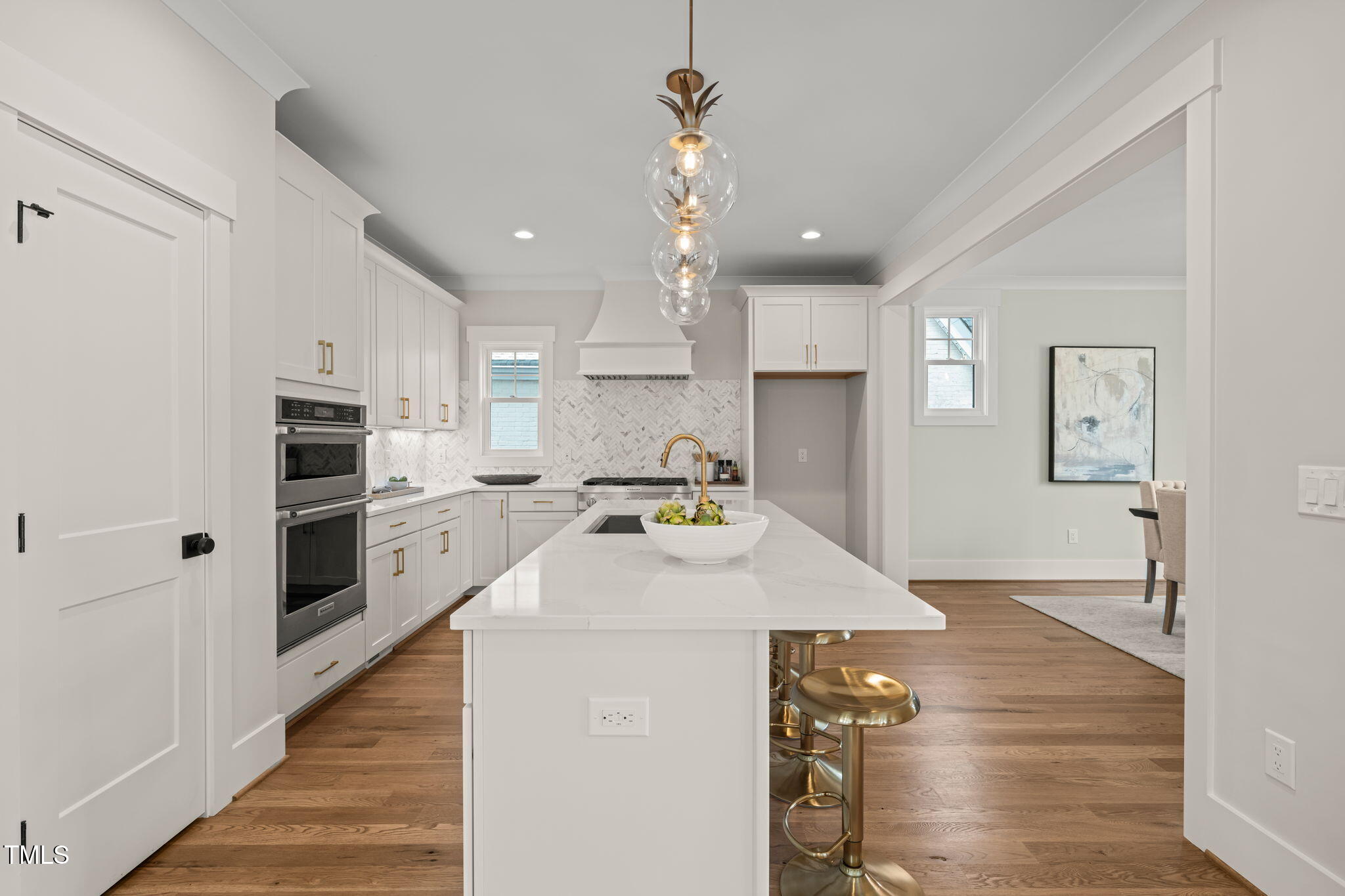 109 W Markham Avenue