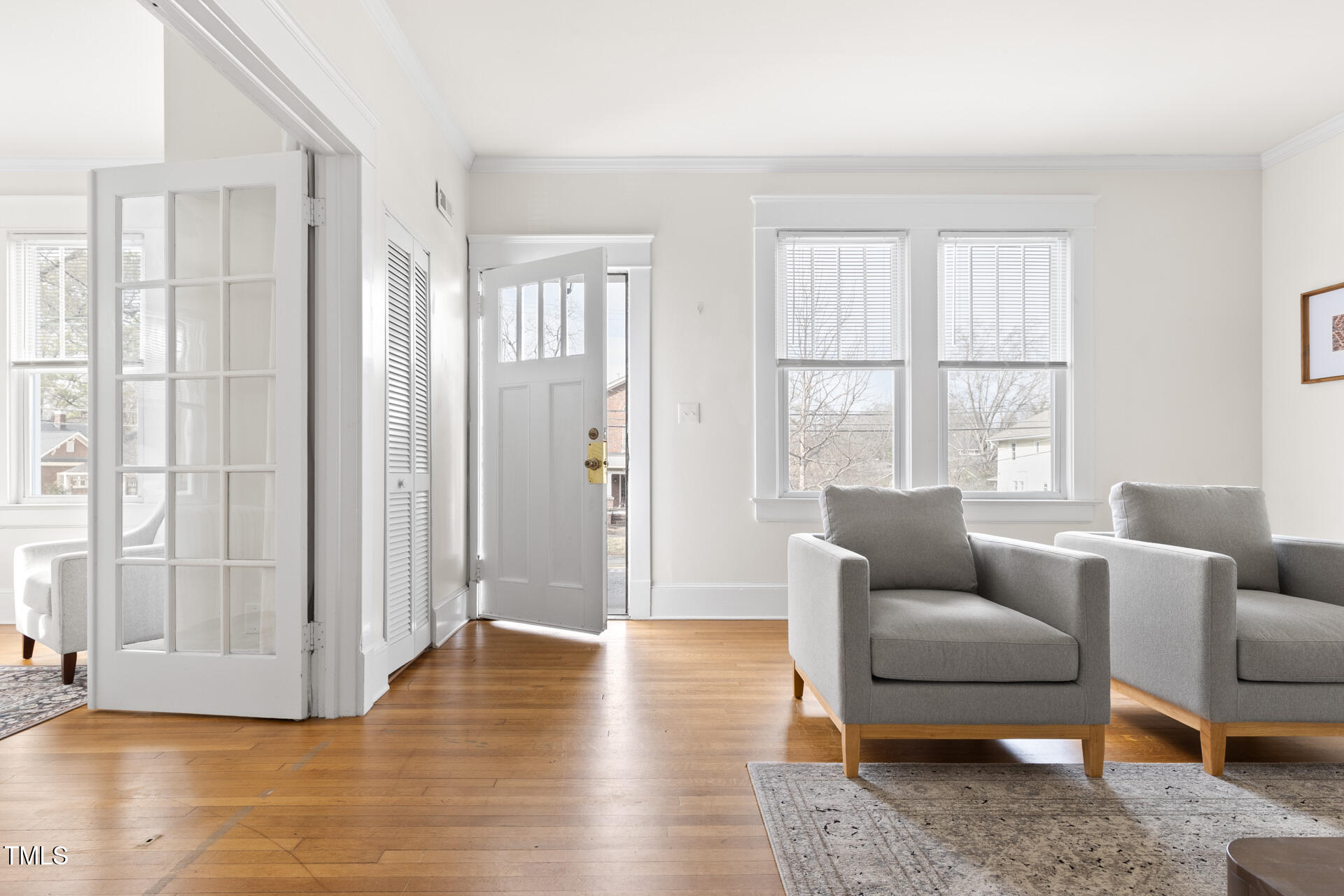 201 W Trinity Avenue