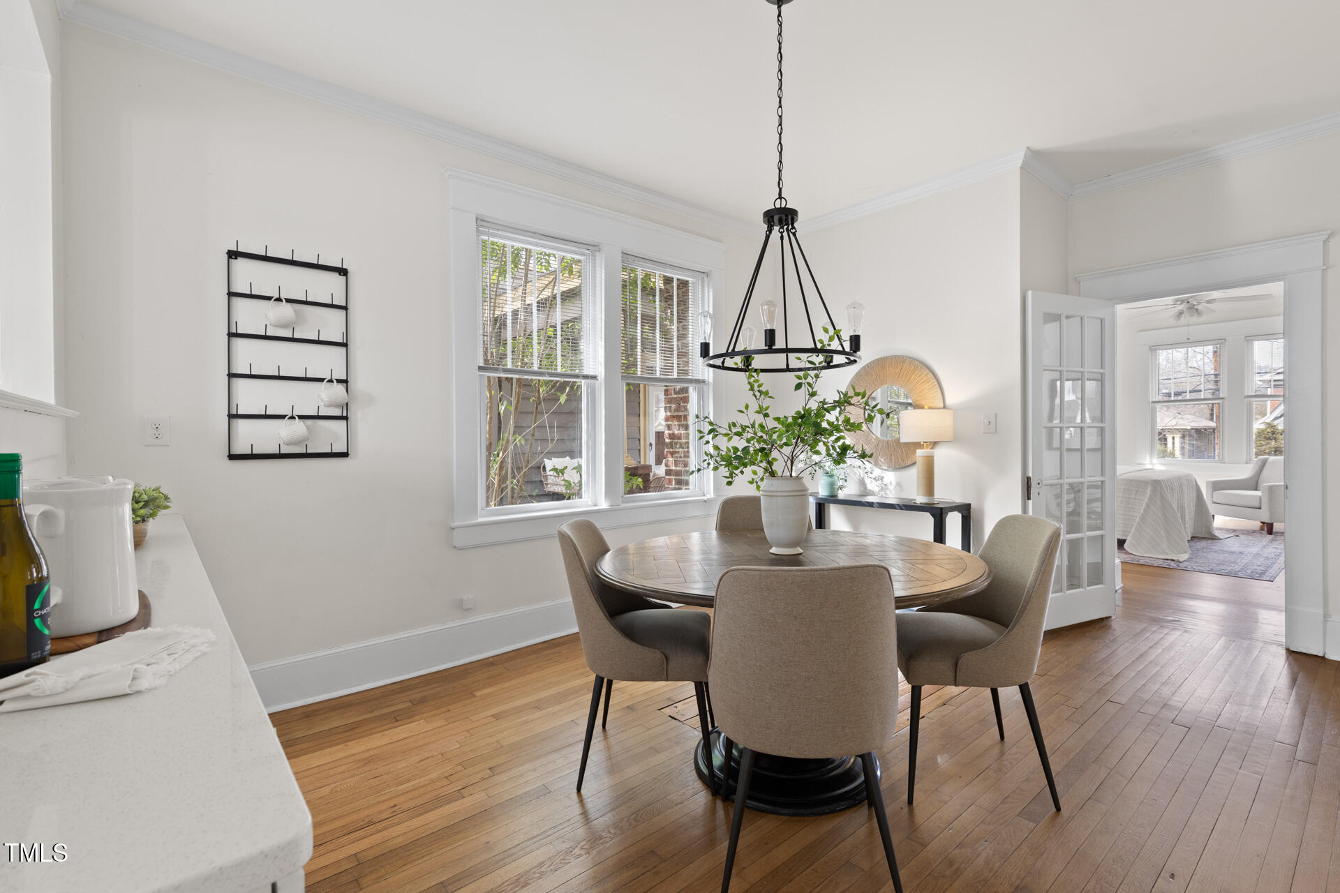 201 W Trinity Avenue