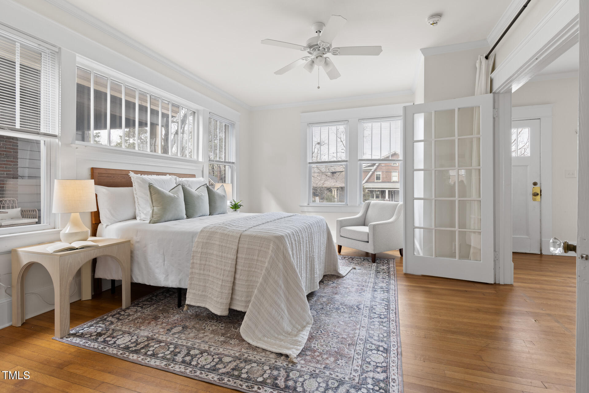 201 W Trinity Avenue