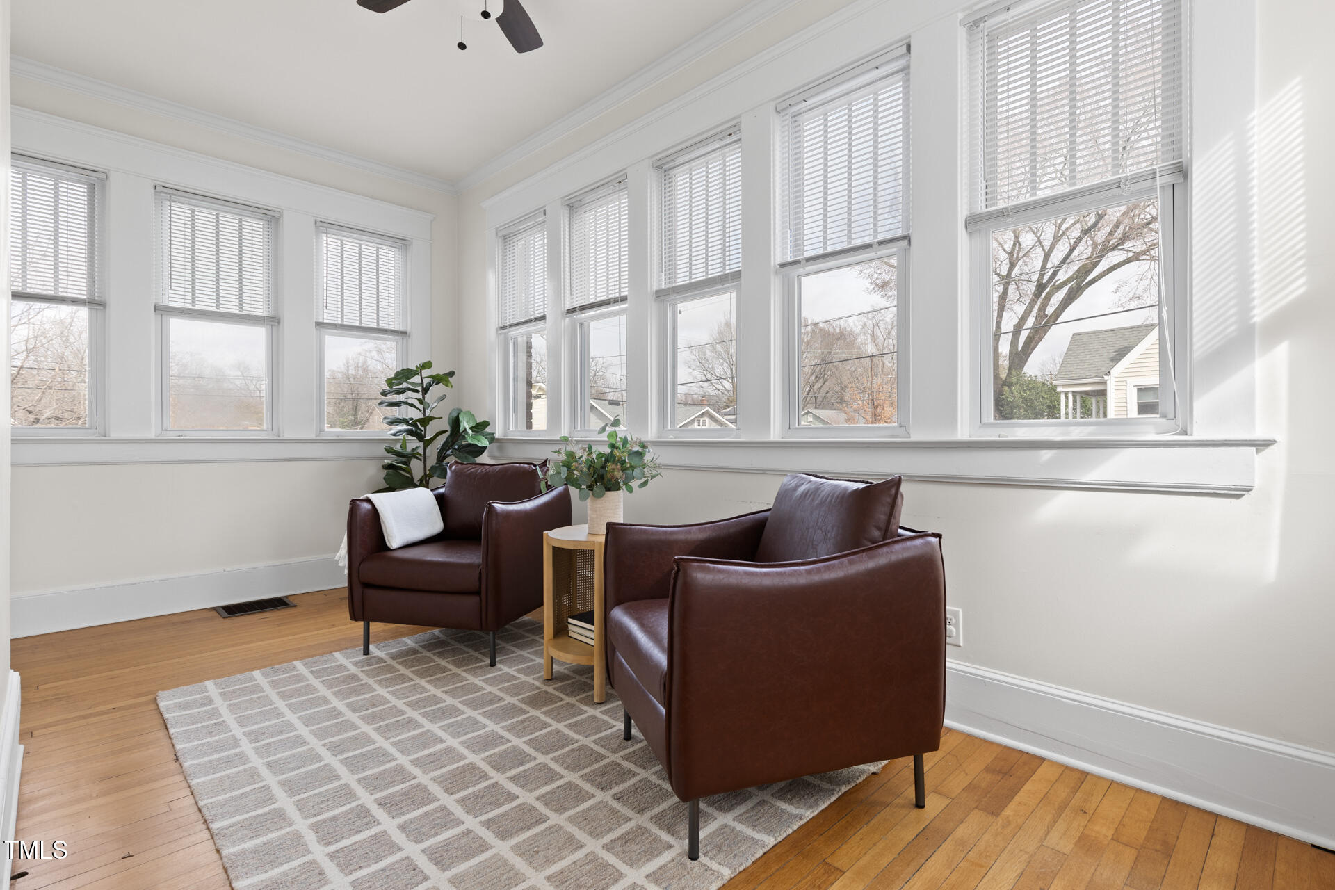 201 W Trinity Avenue