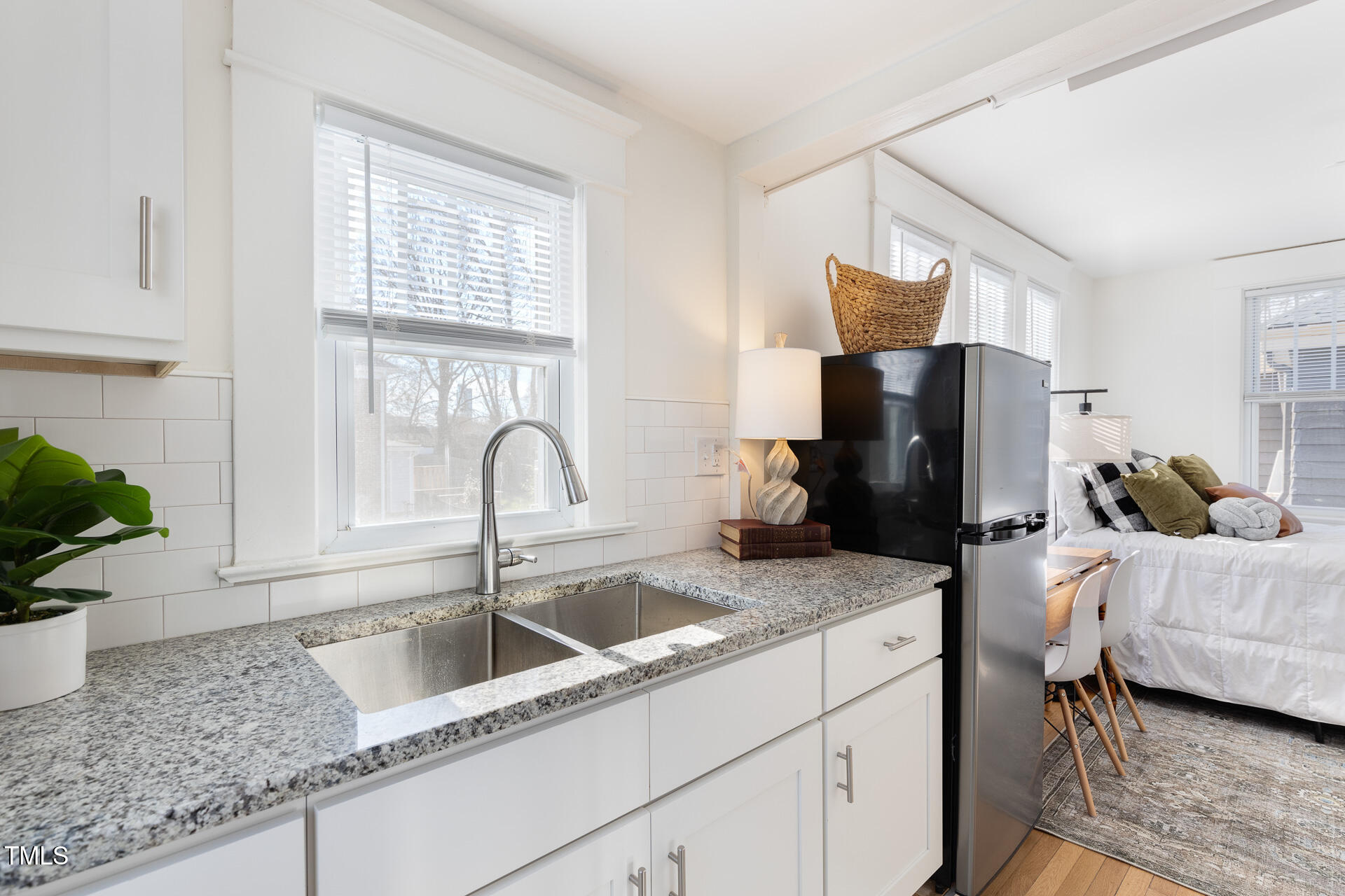 201 W Trinity Avenue