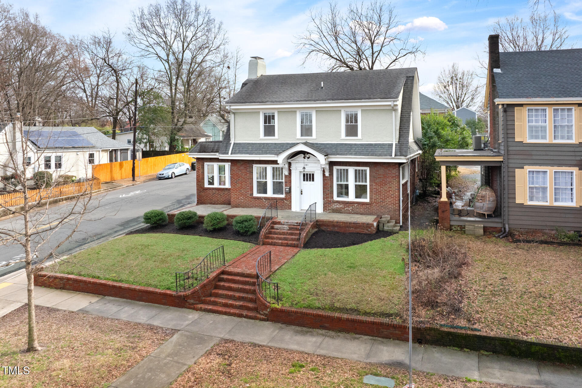 201 W Trinity Avenue
