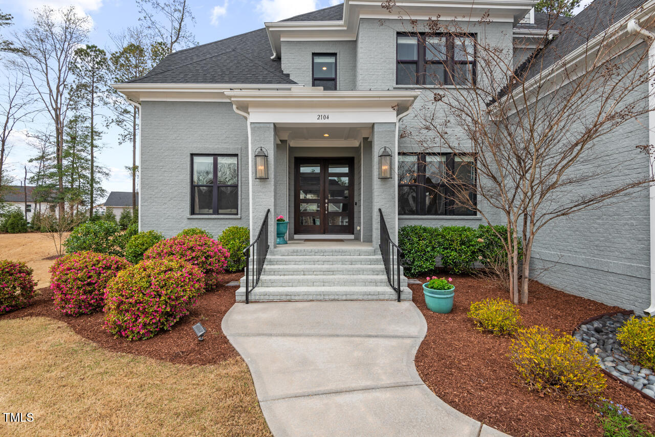 2104 Vandiver Way