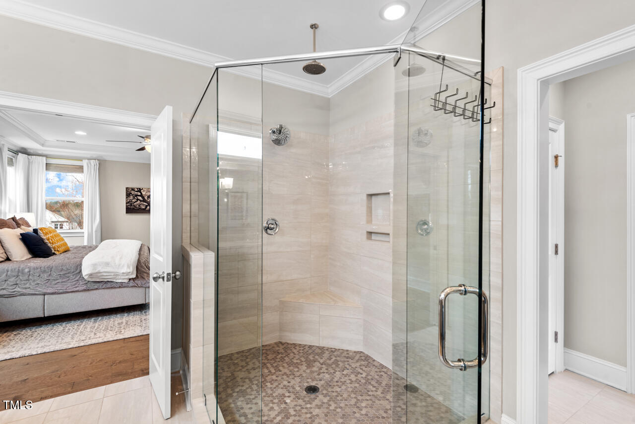 2104 Vandiver Way