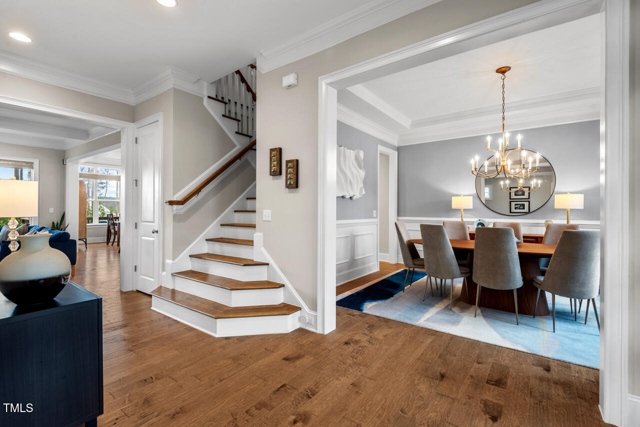 2104 Vandiver Way