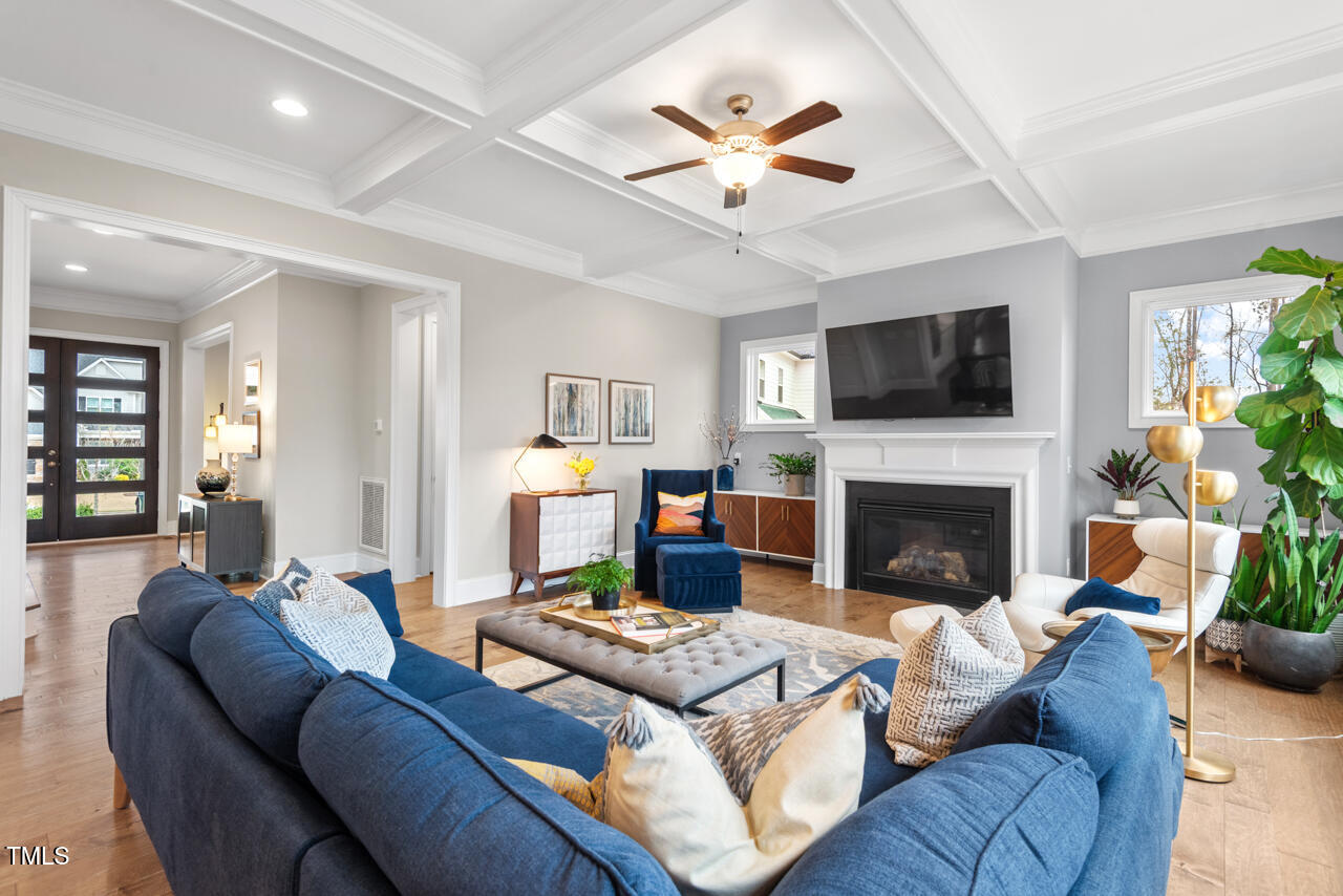 2104 Vandiver Way