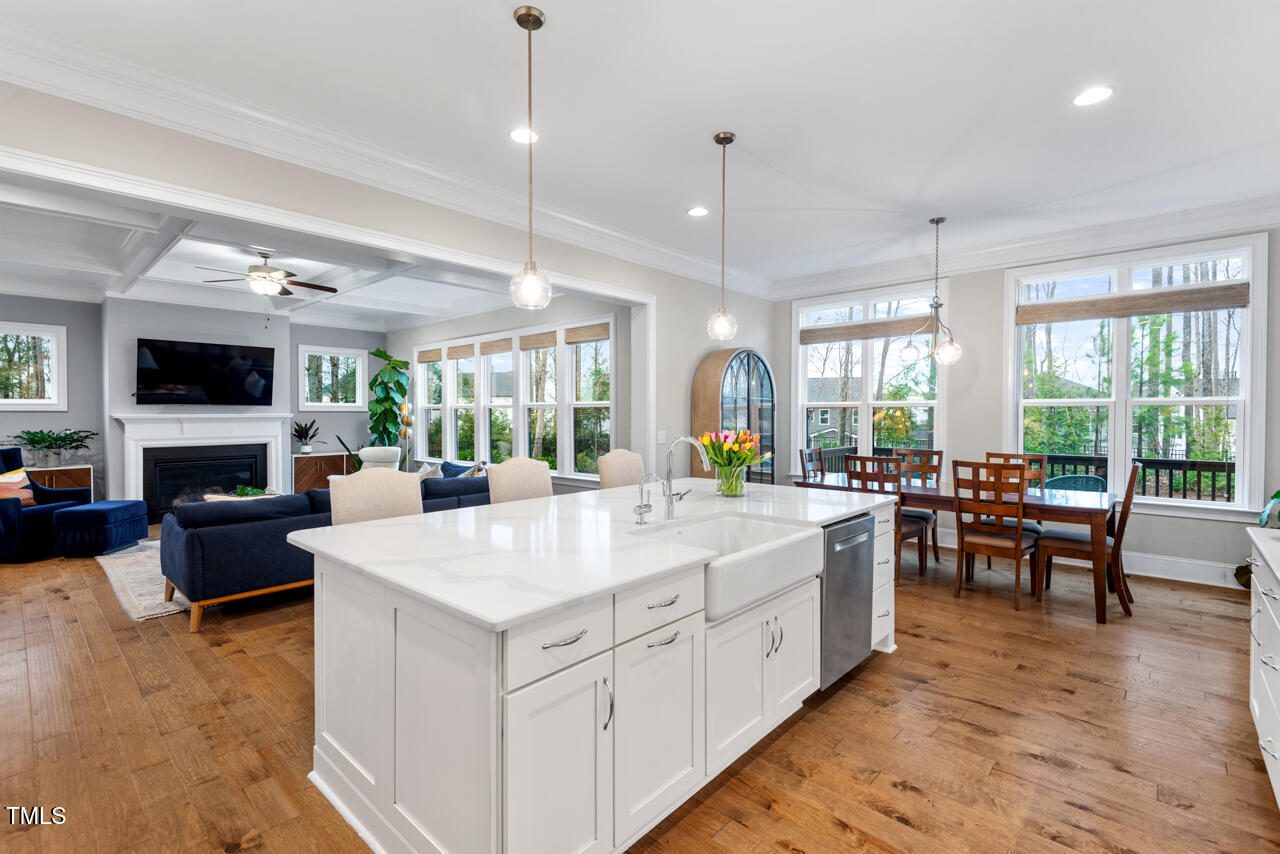 2104 Vandiver Way