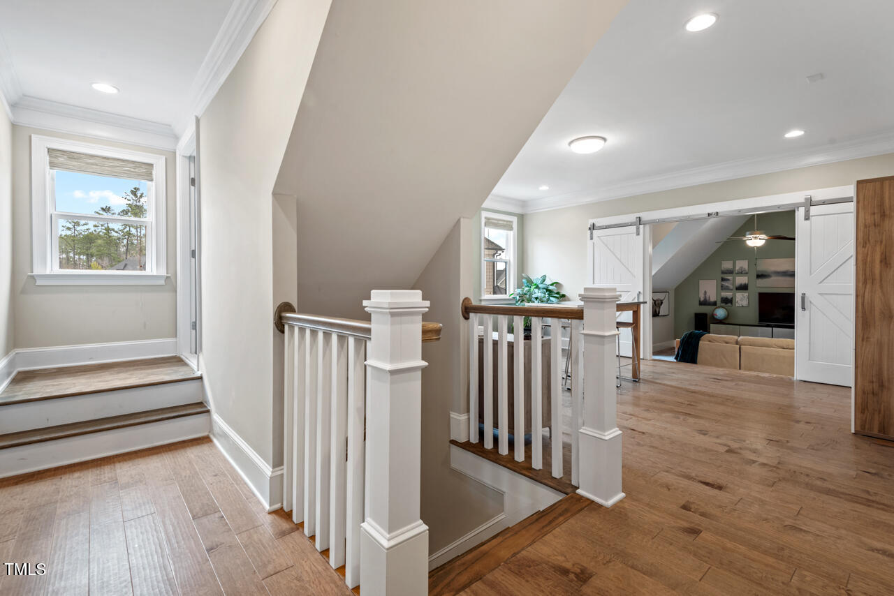 2104 Vandiver Way
