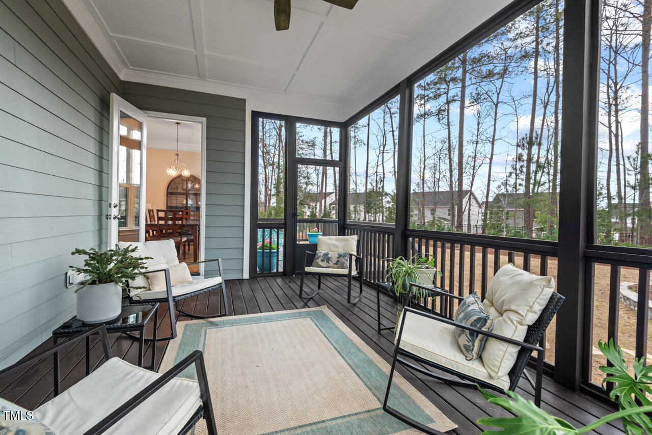 2104 Vandiver Way