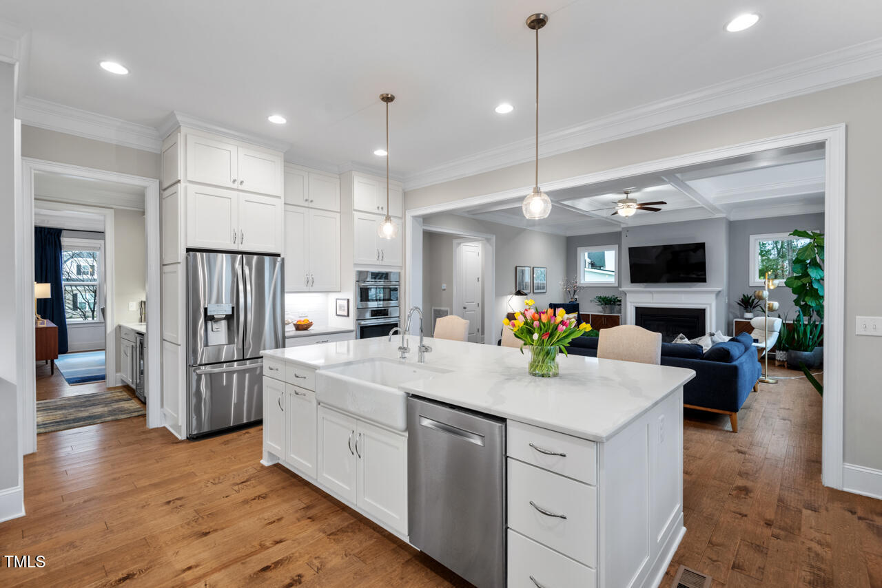 2104 Vandiver Way