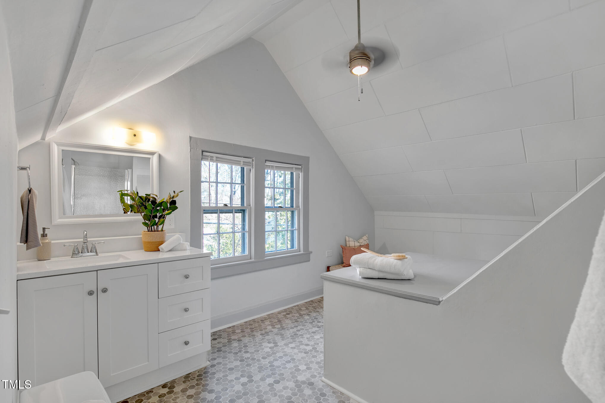 2401 Englewood Avenue