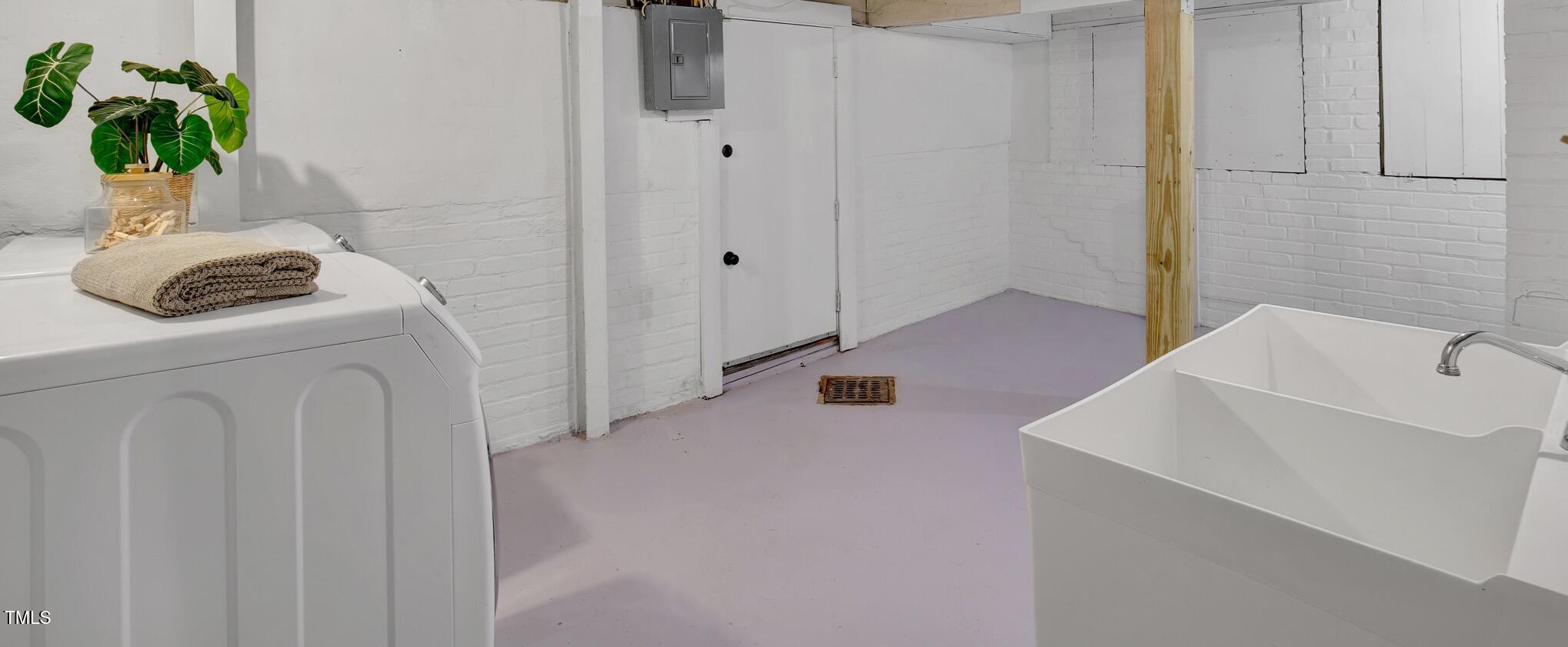 2401 Englewood Avenue