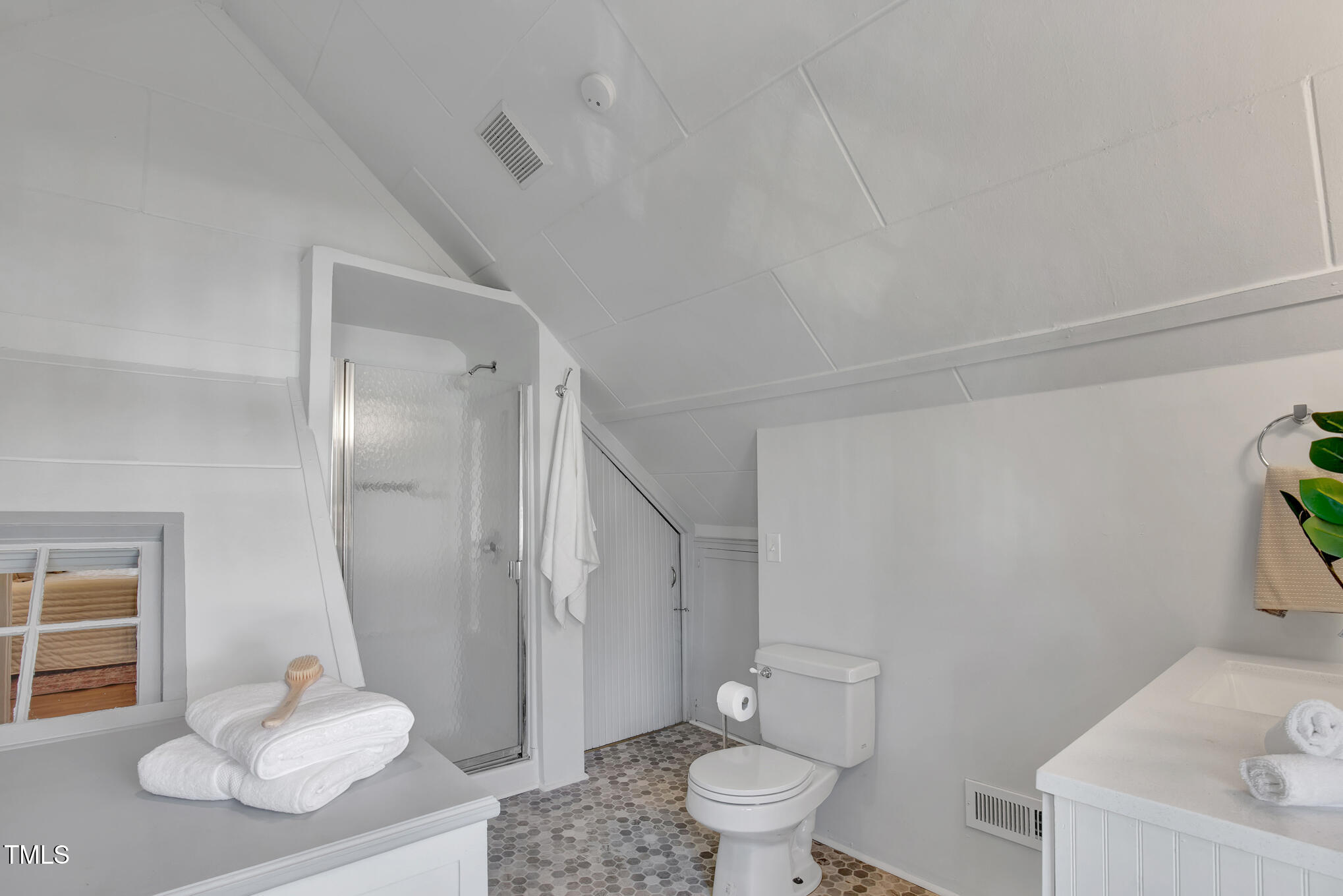 2401 Englewood Avenue