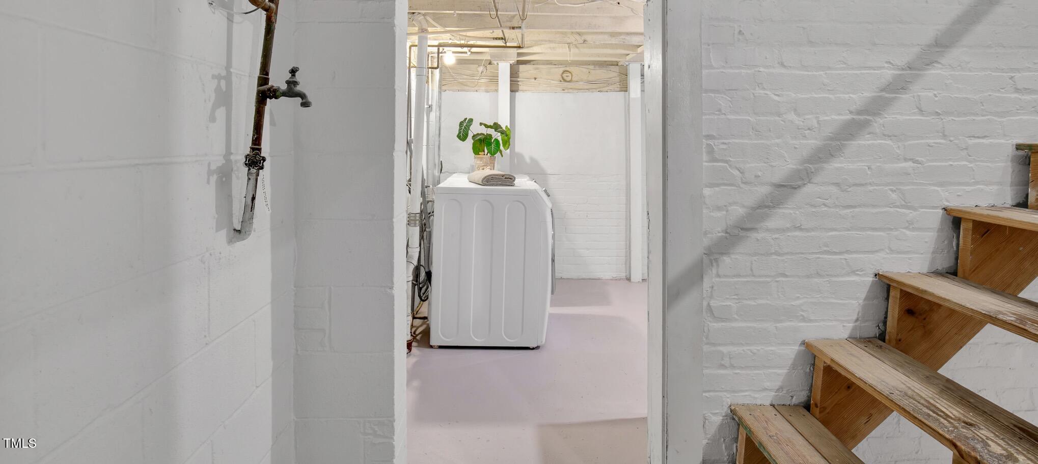 2401 Englewood Avenue