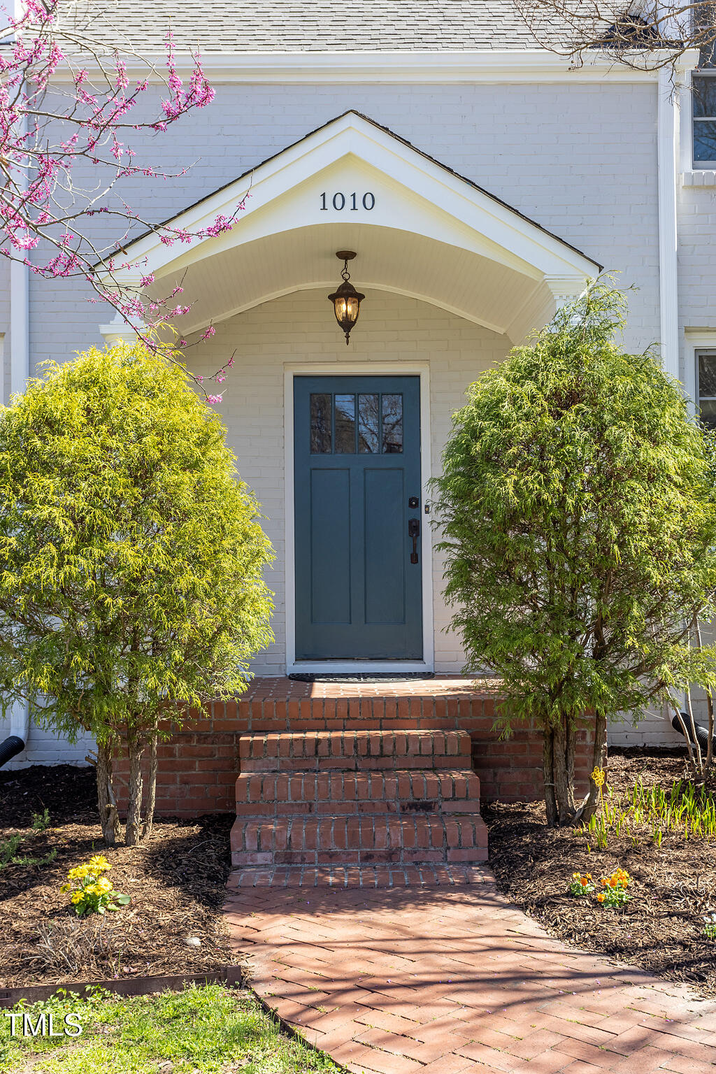 1010 Rosehill Avenue
