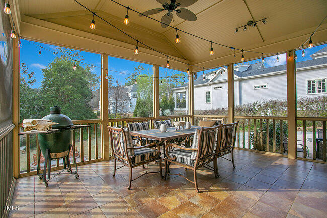 527 N Main Street