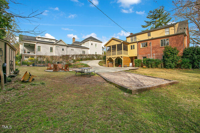 527 N Main Street