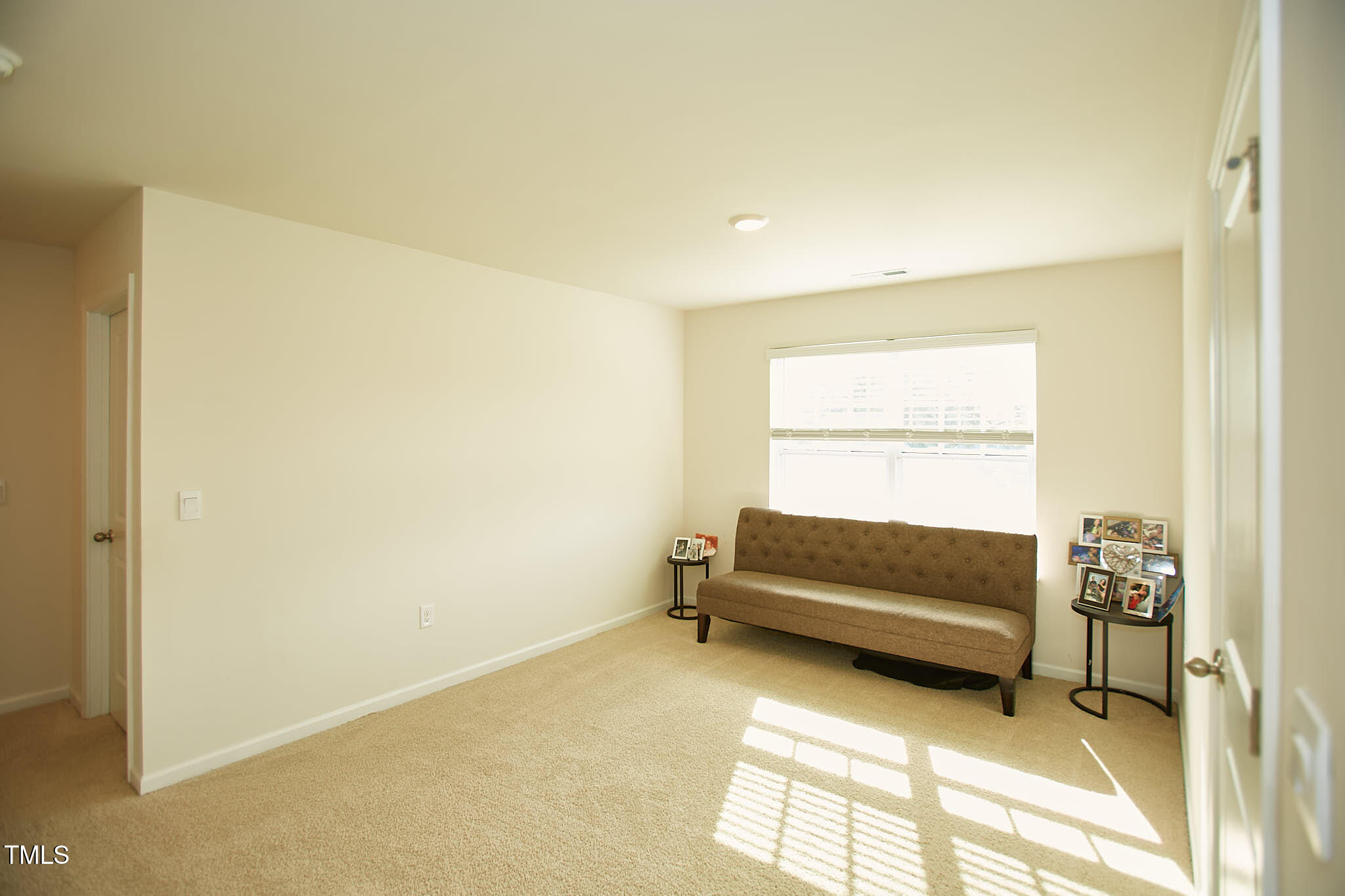 5487 Carolines Way