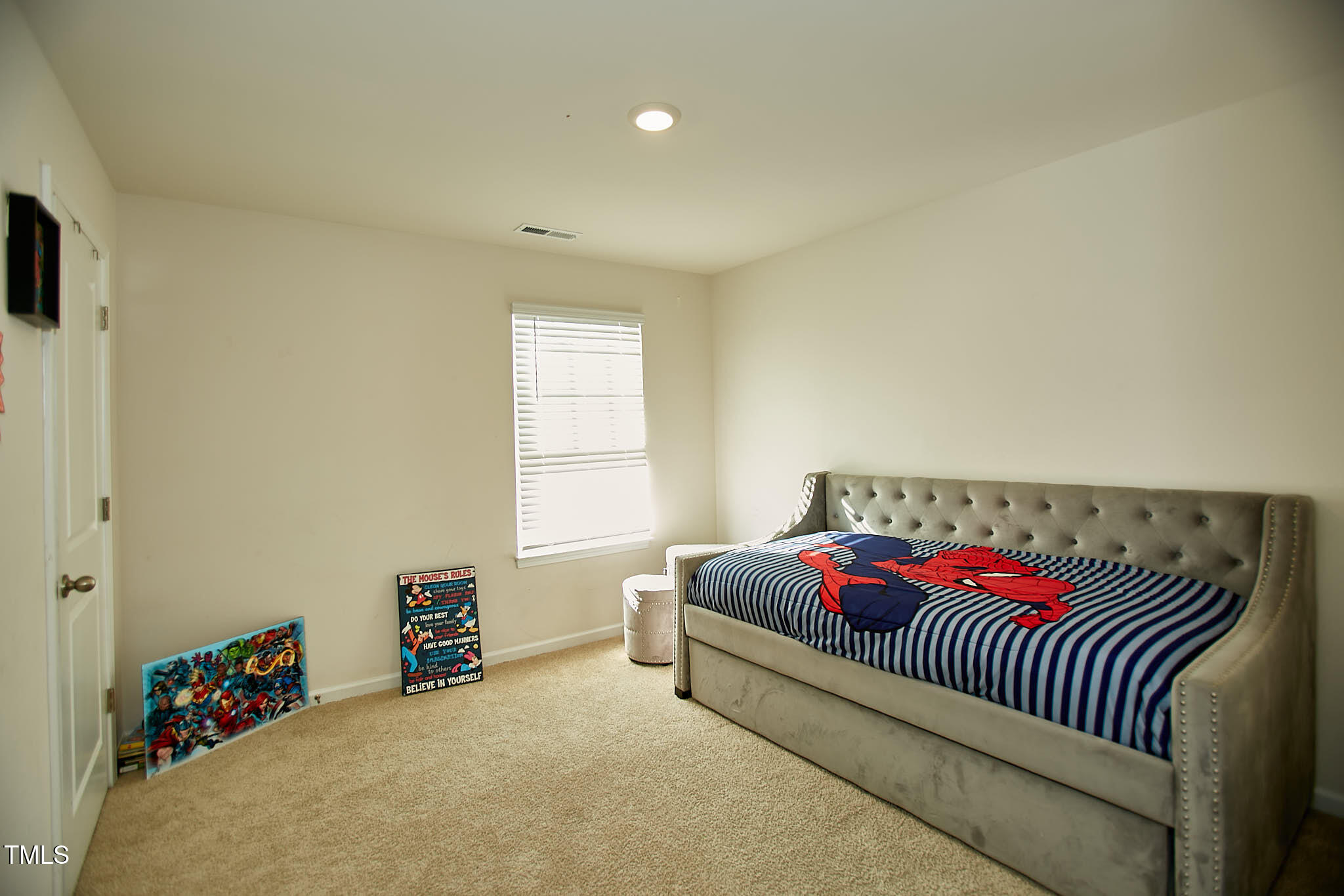 5487 Carolines Way