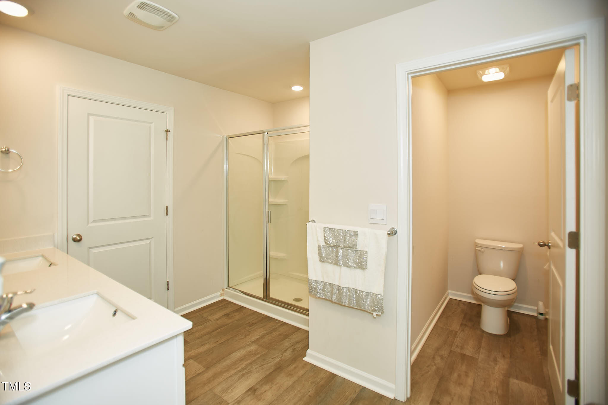 5487 Carolines Way