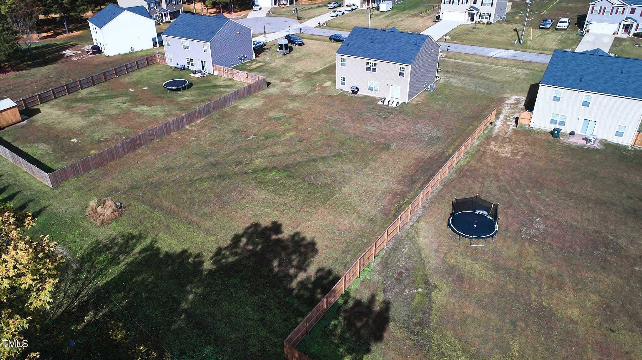 5487 Carolines Way