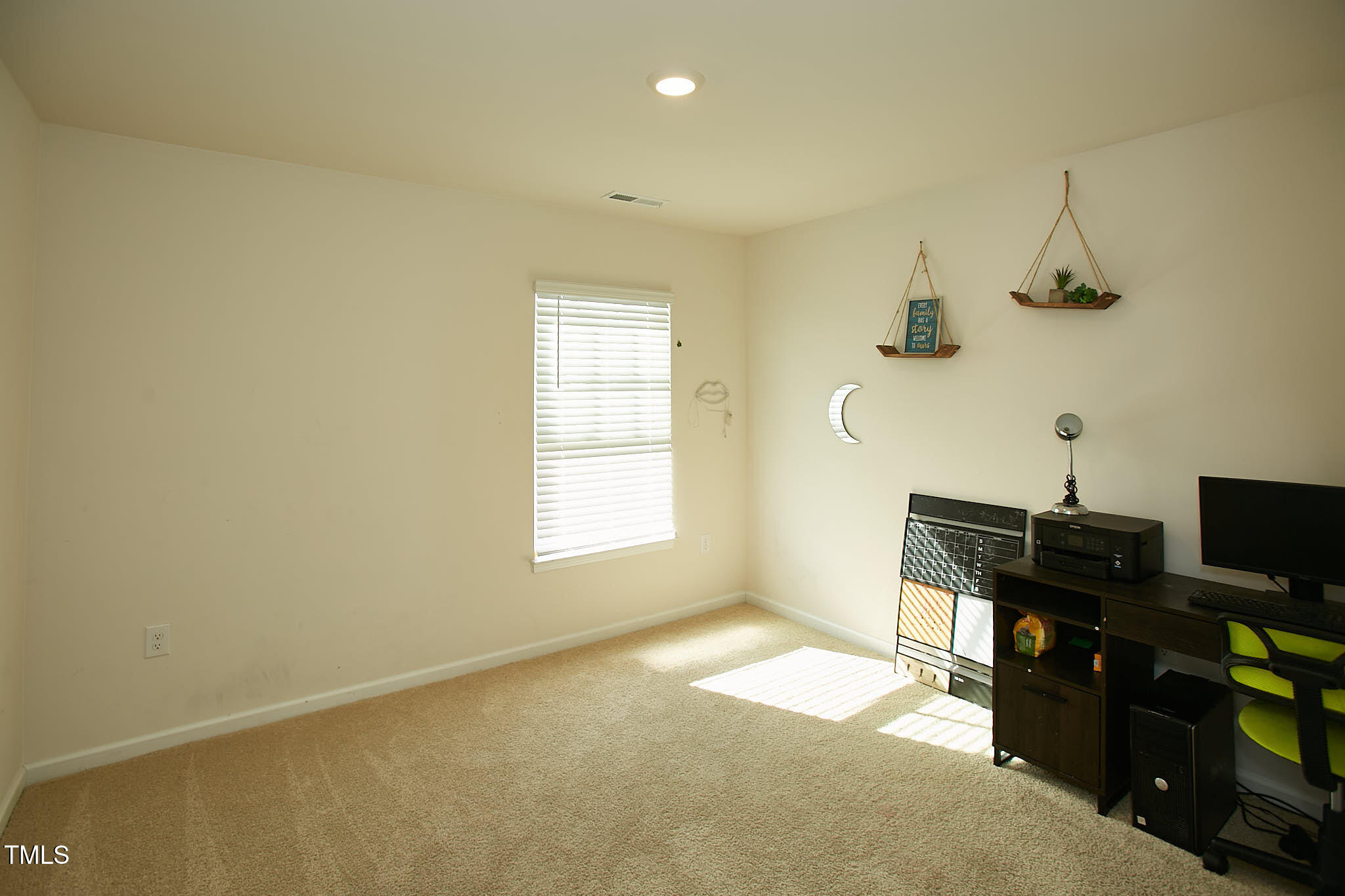 5487 Carolines Way