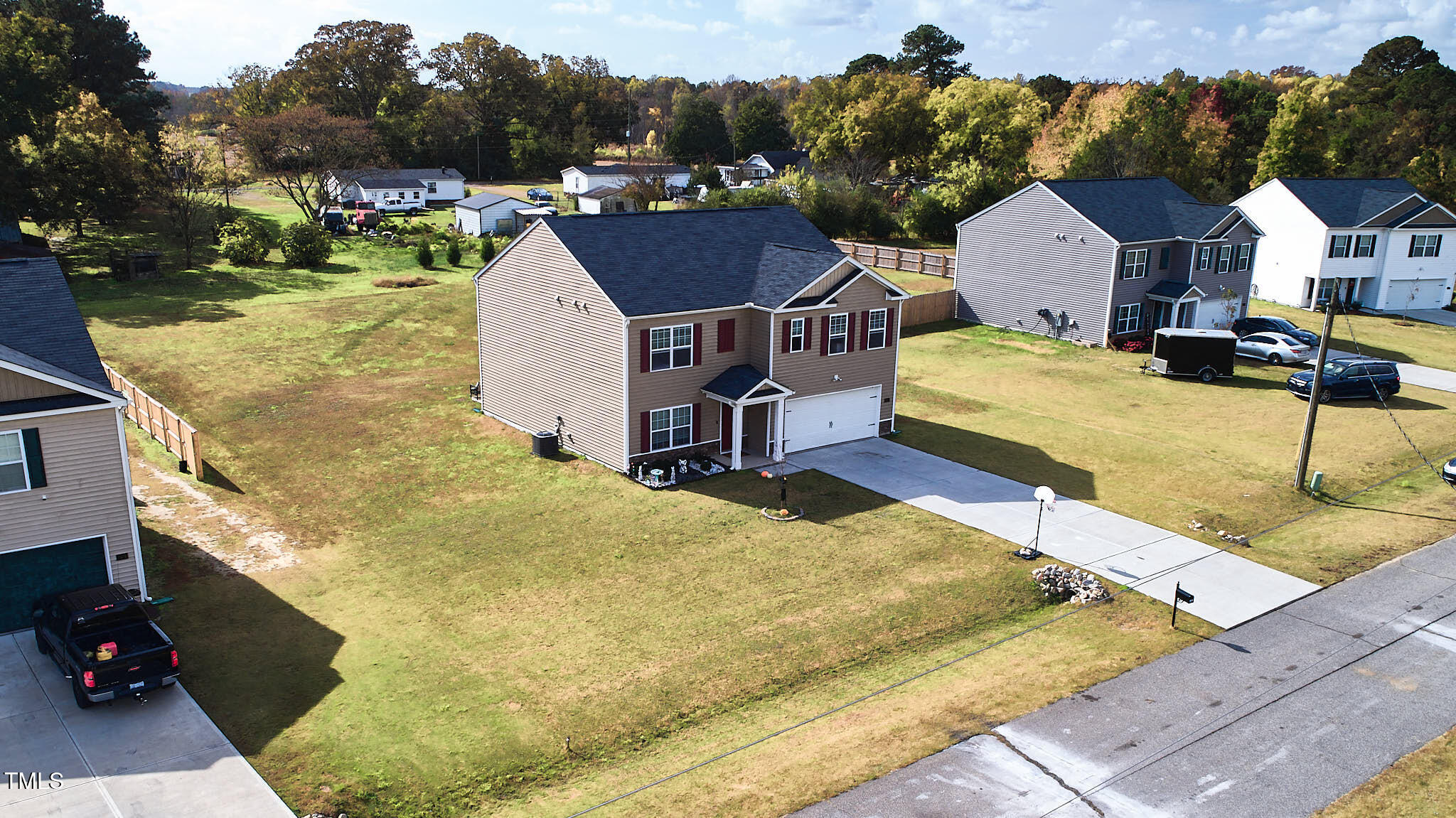 5487 Carolines Way