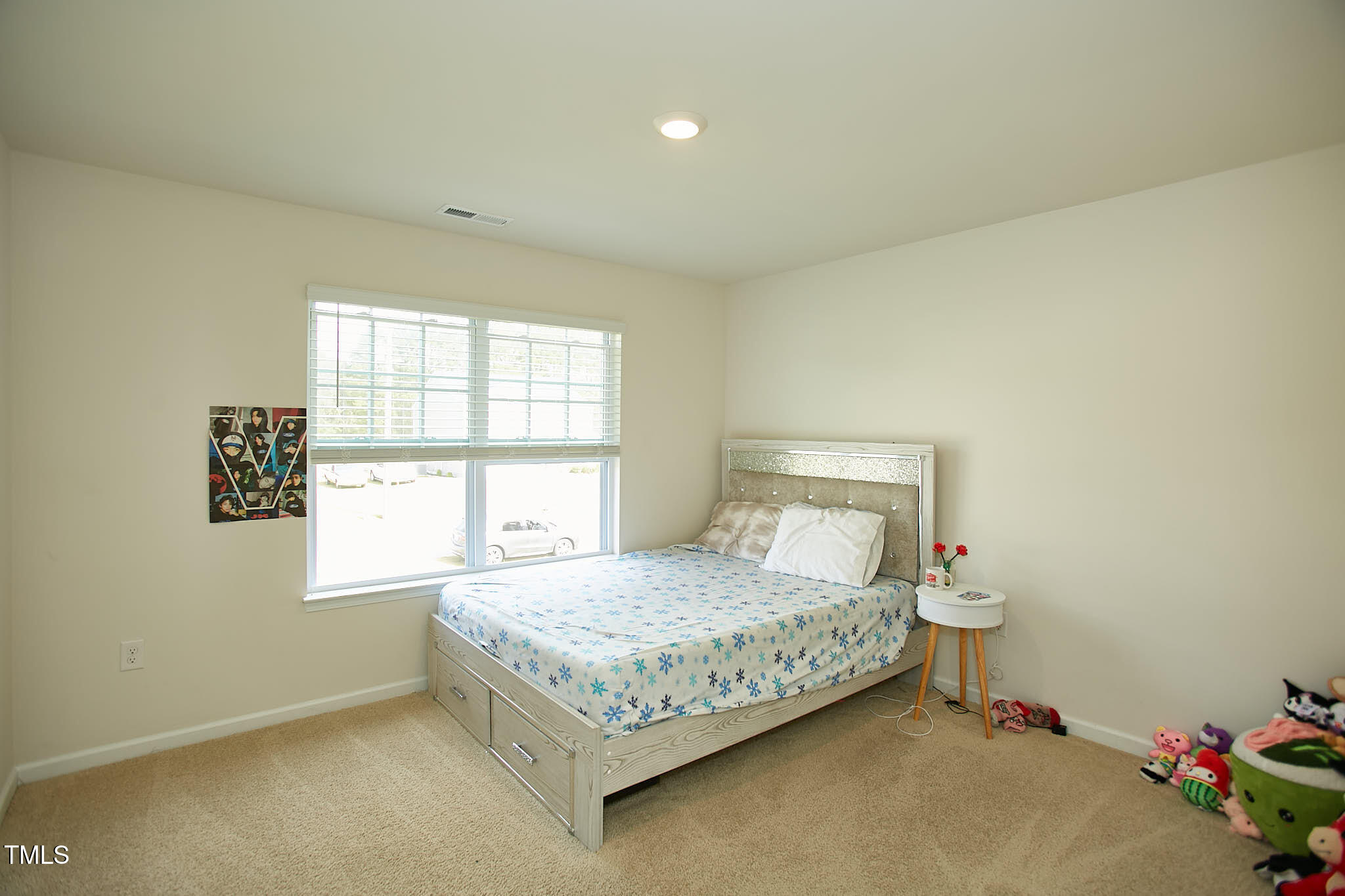 5487 Carolines Way