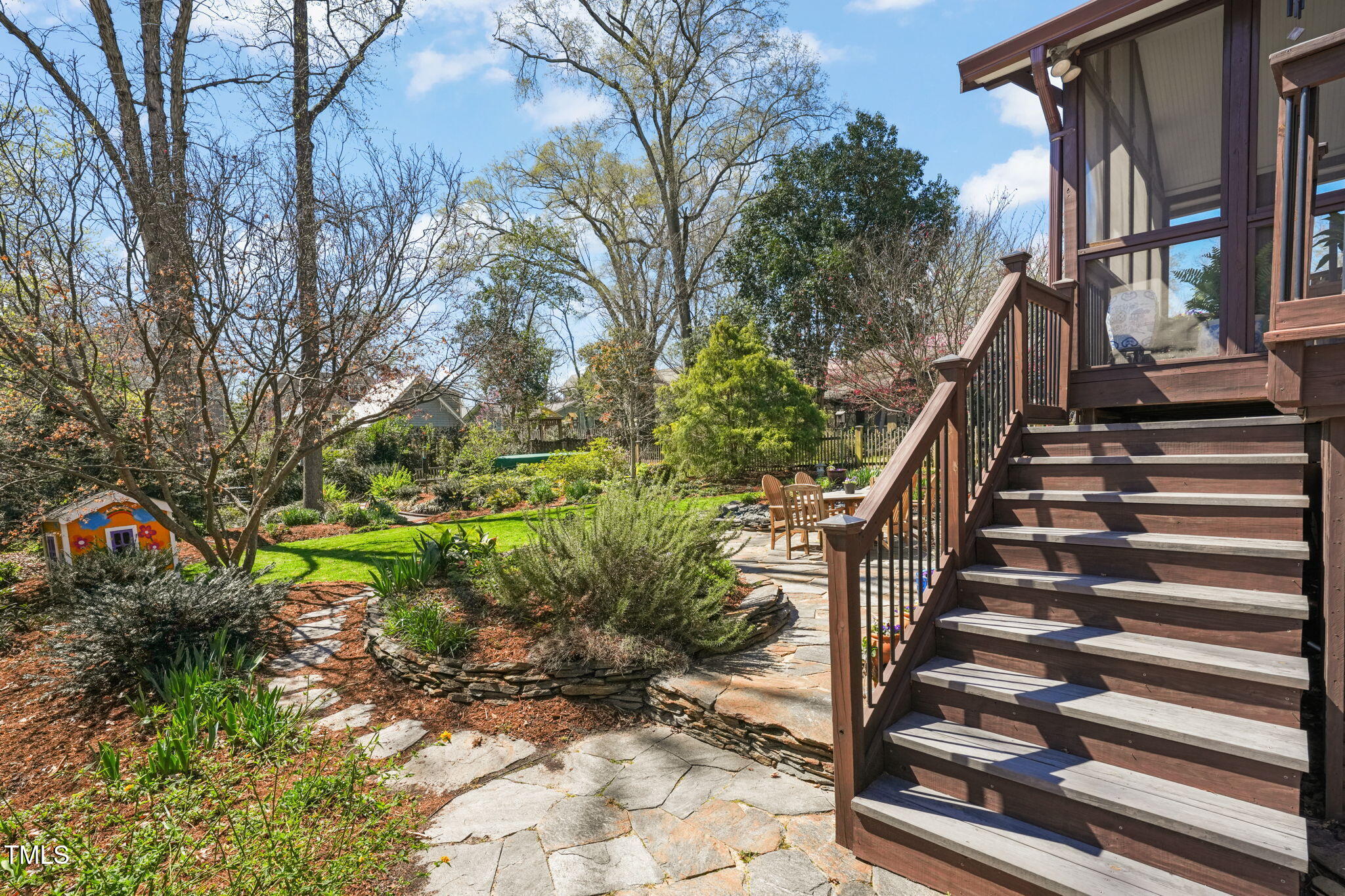 1009 W Markham Avenue