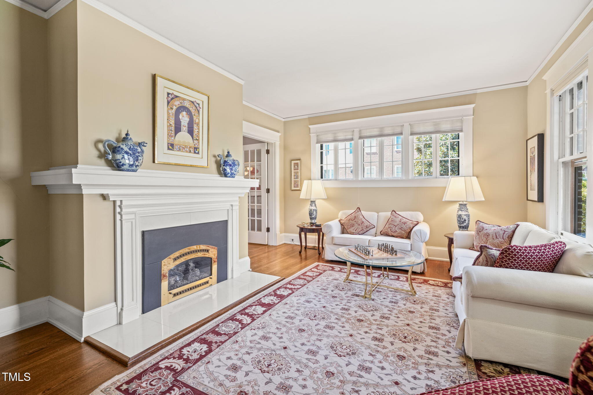 1009 W Markham Avenue