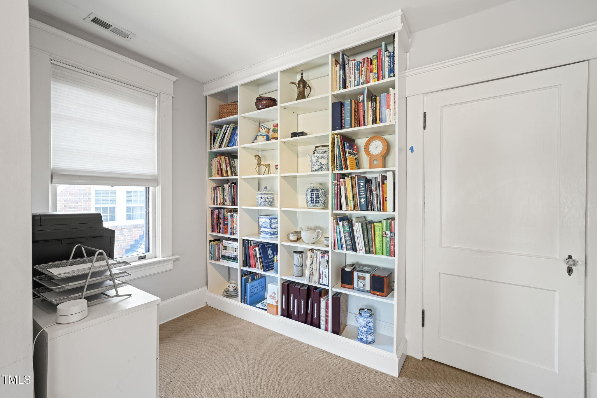 1009 W Markham Avenue