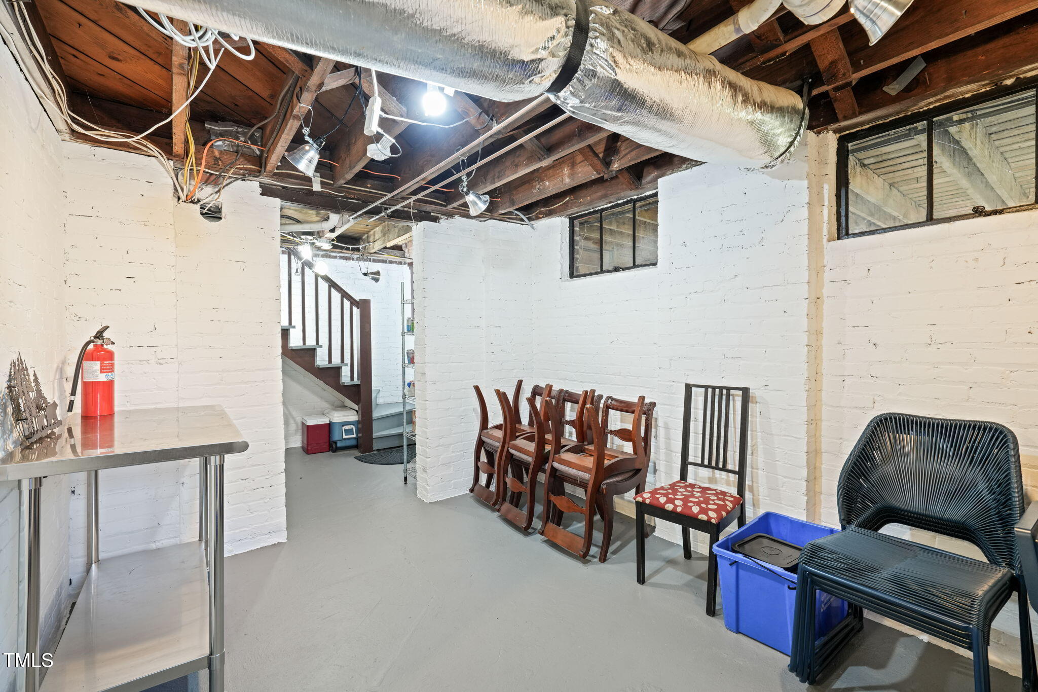 1009 W Markham Avenue