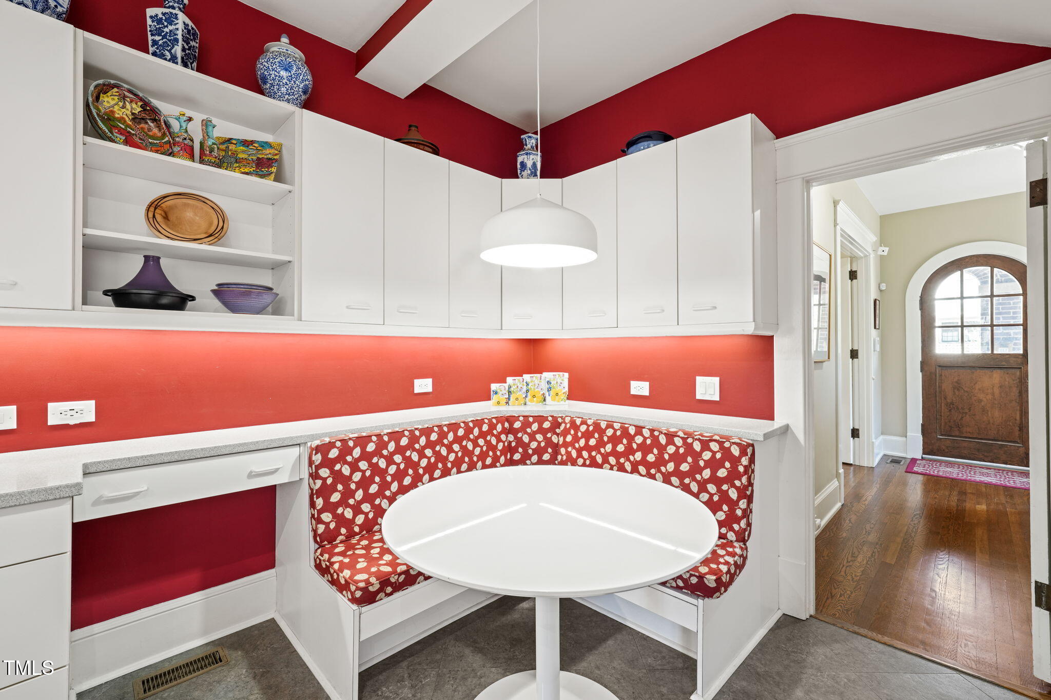 1009 W Markham Avenue