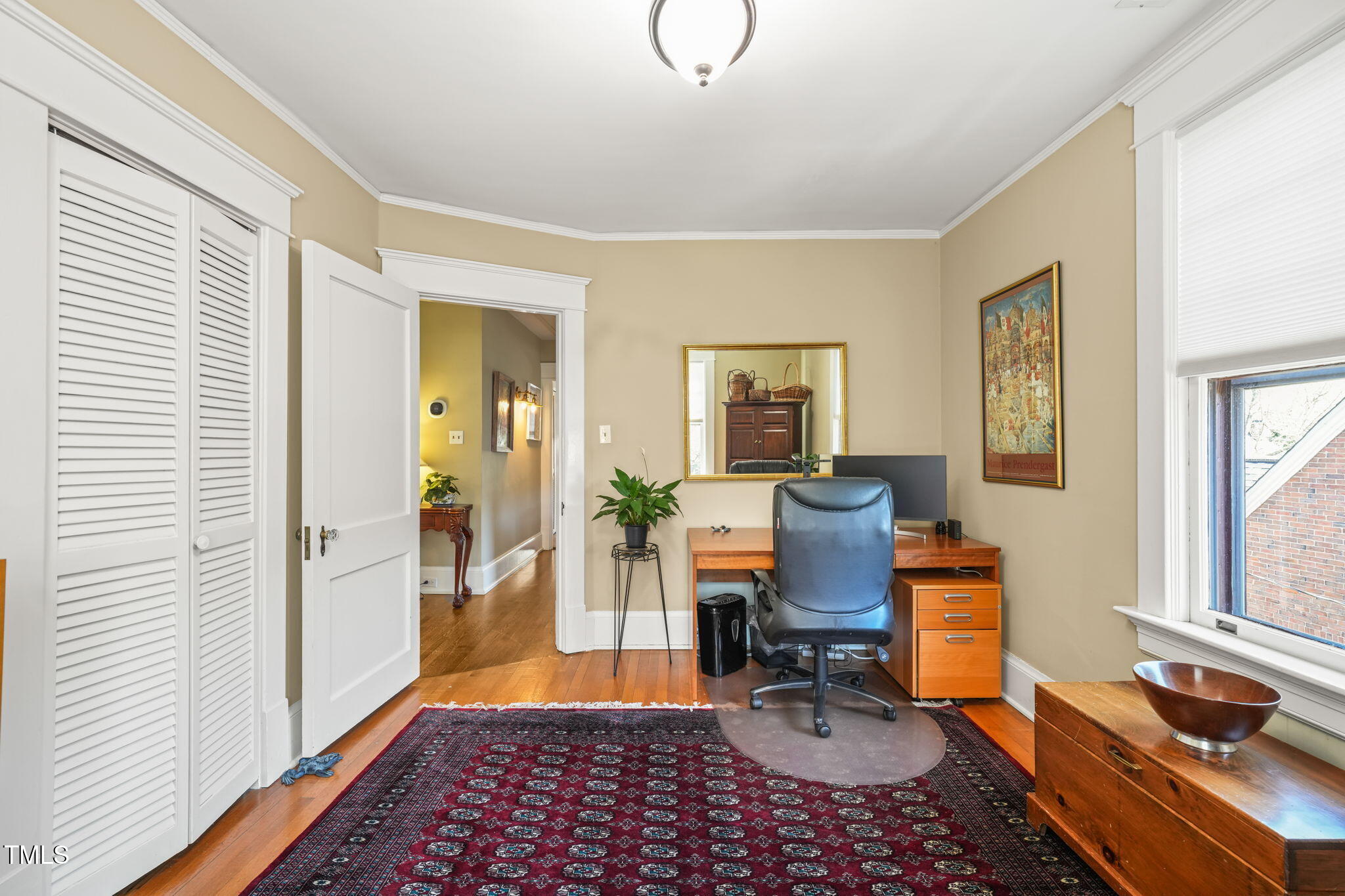 1009 W Markham Avenue