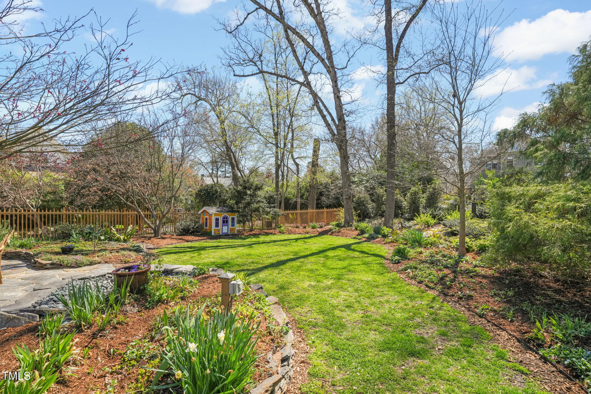 1009 W Markham Avenue