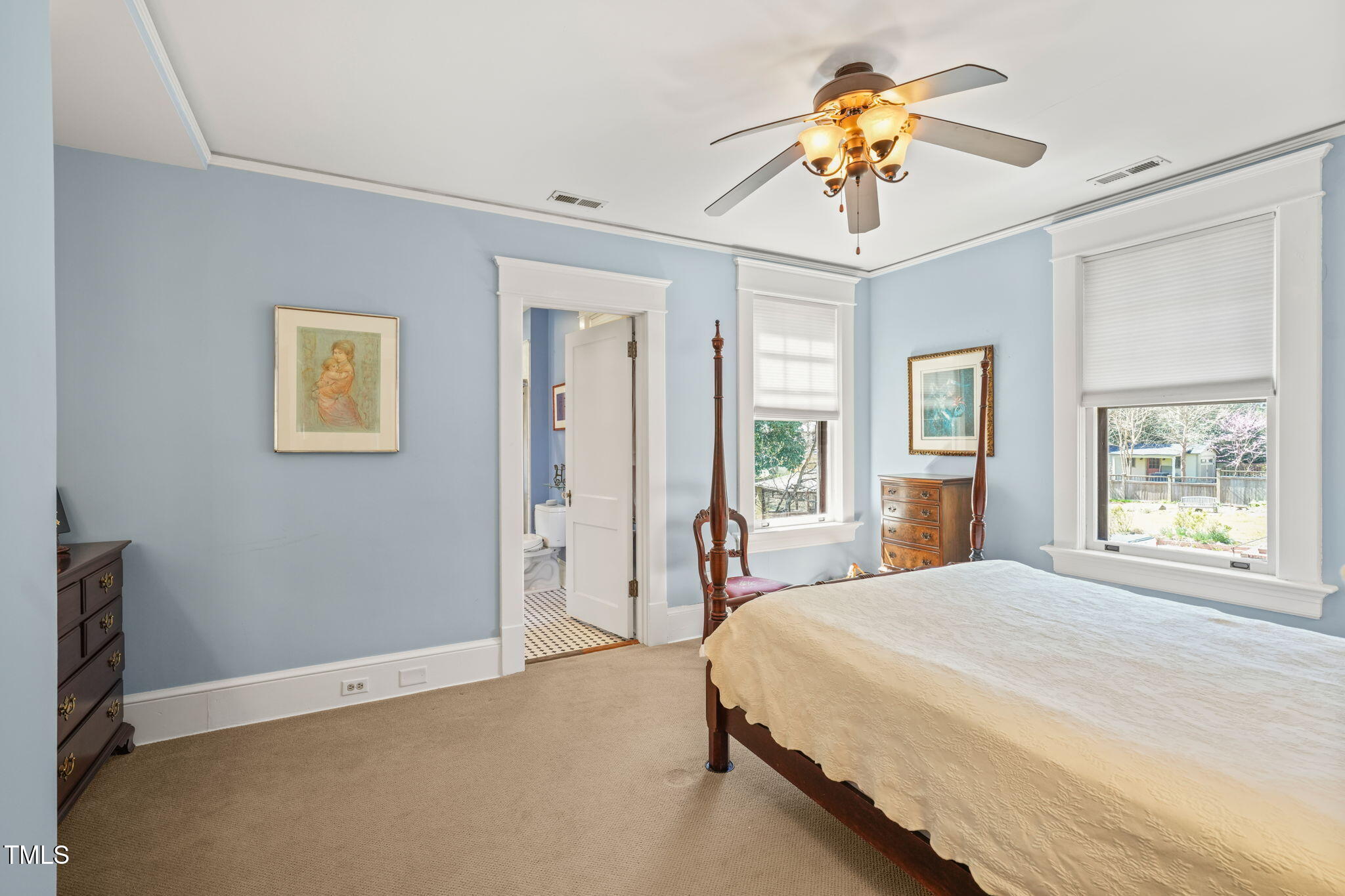 1009 W Markham Avenue