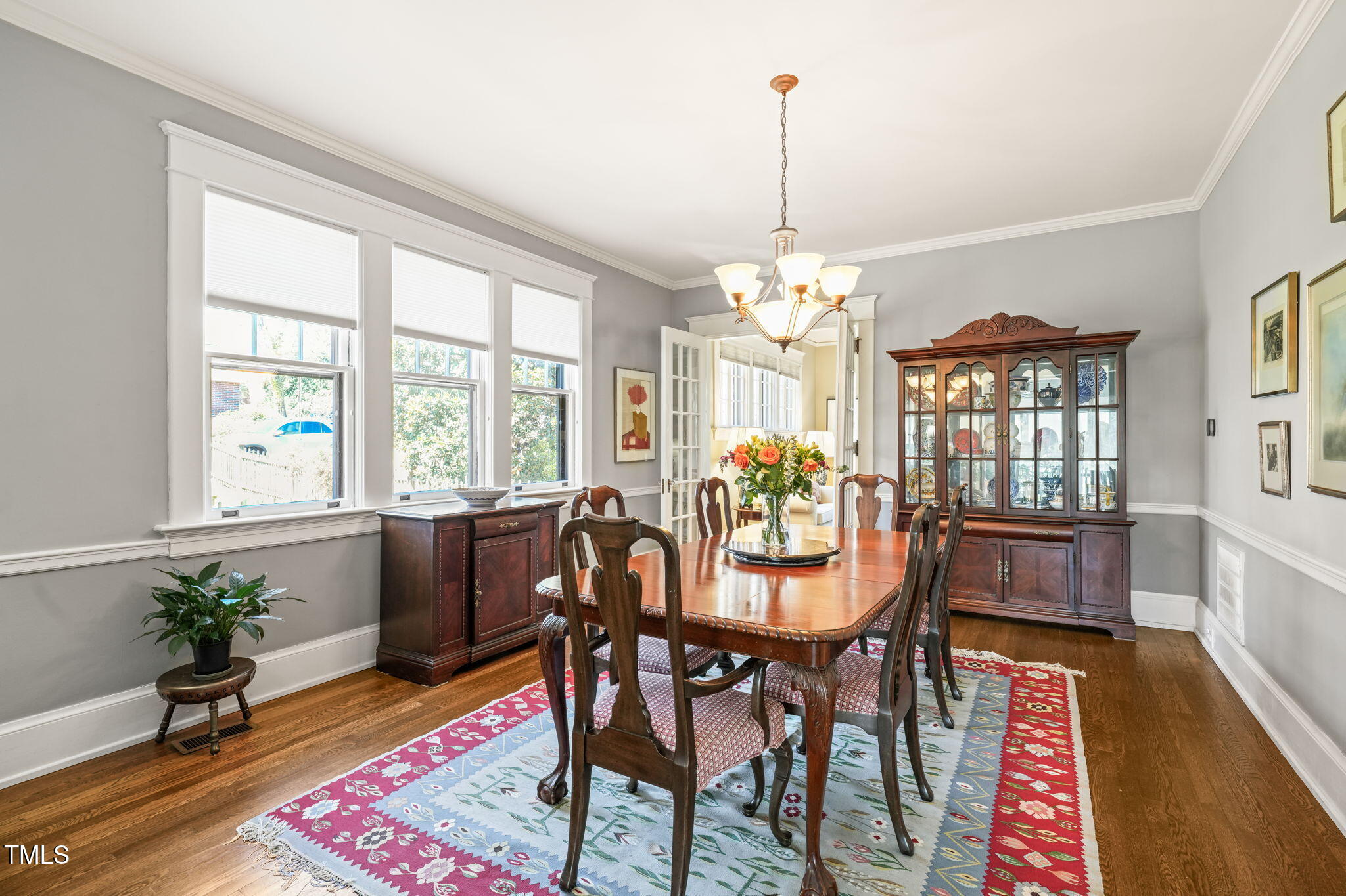 1009 W Markham Avenue