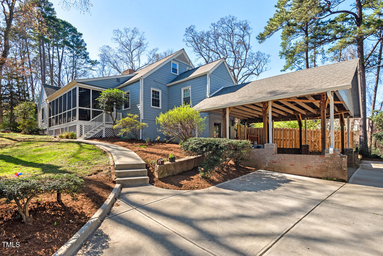 122 W Woodridge Drive