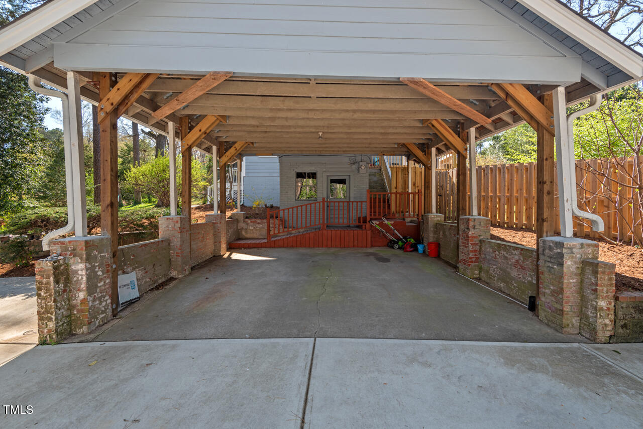 122 W Woodridge Drive