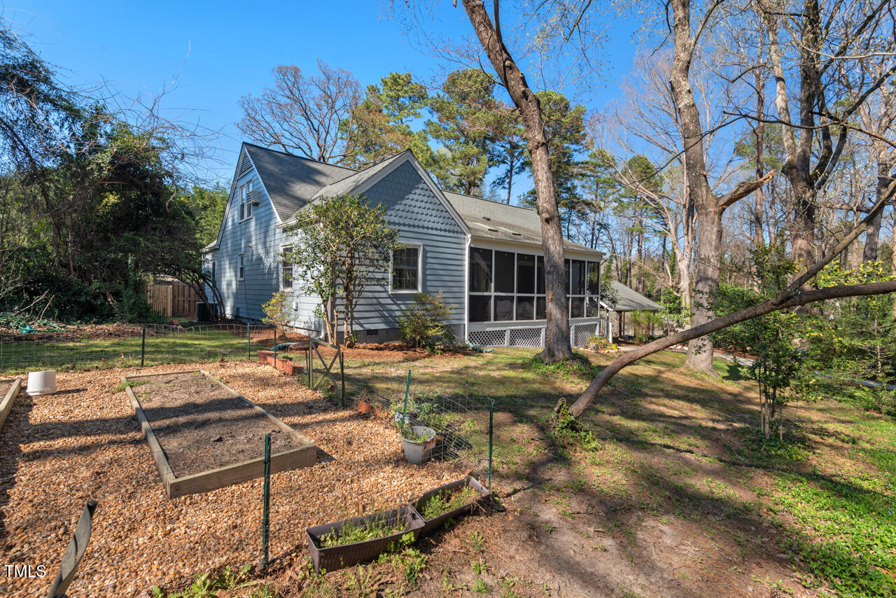 122 W Woodridge Drive