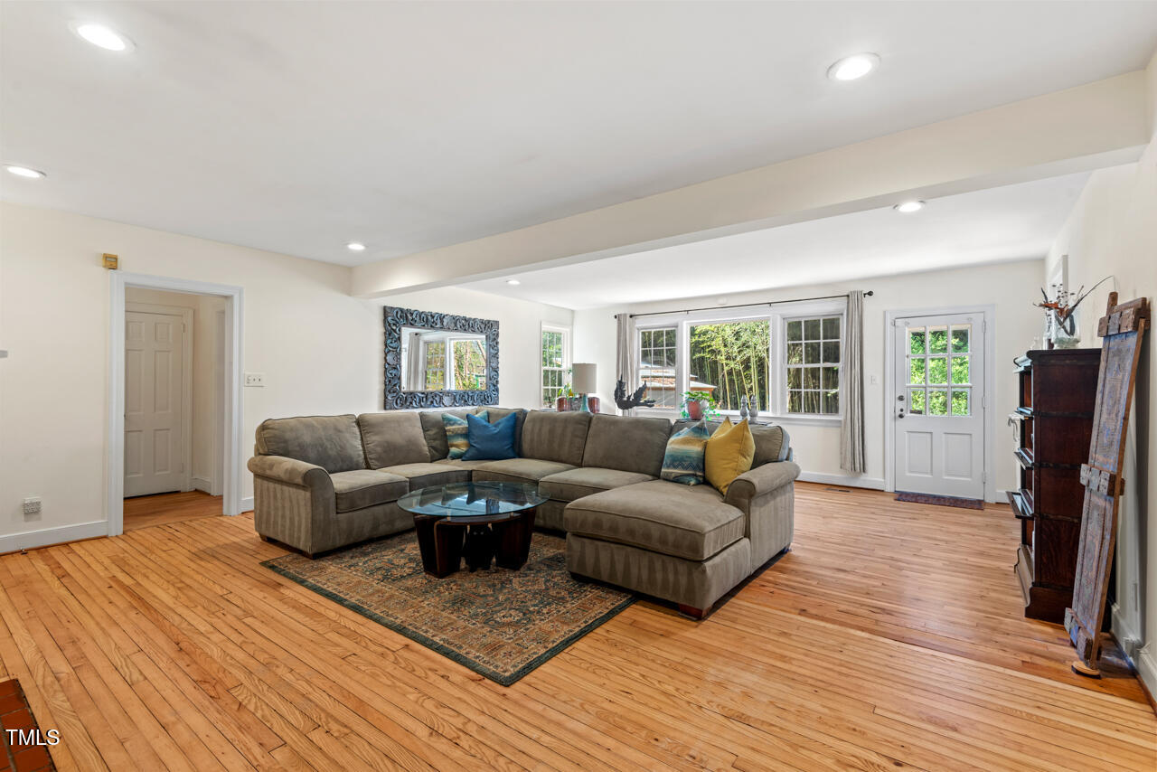 122 W Woodridge Drive