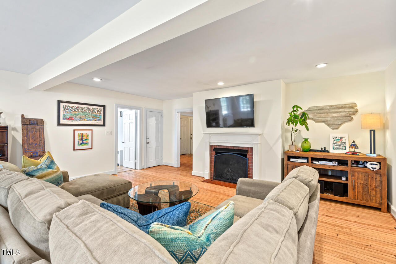 122 W Woodridge Drive