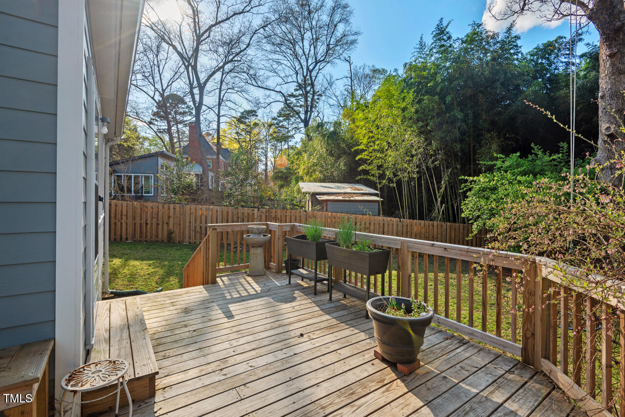 122 W Woodridge Drive